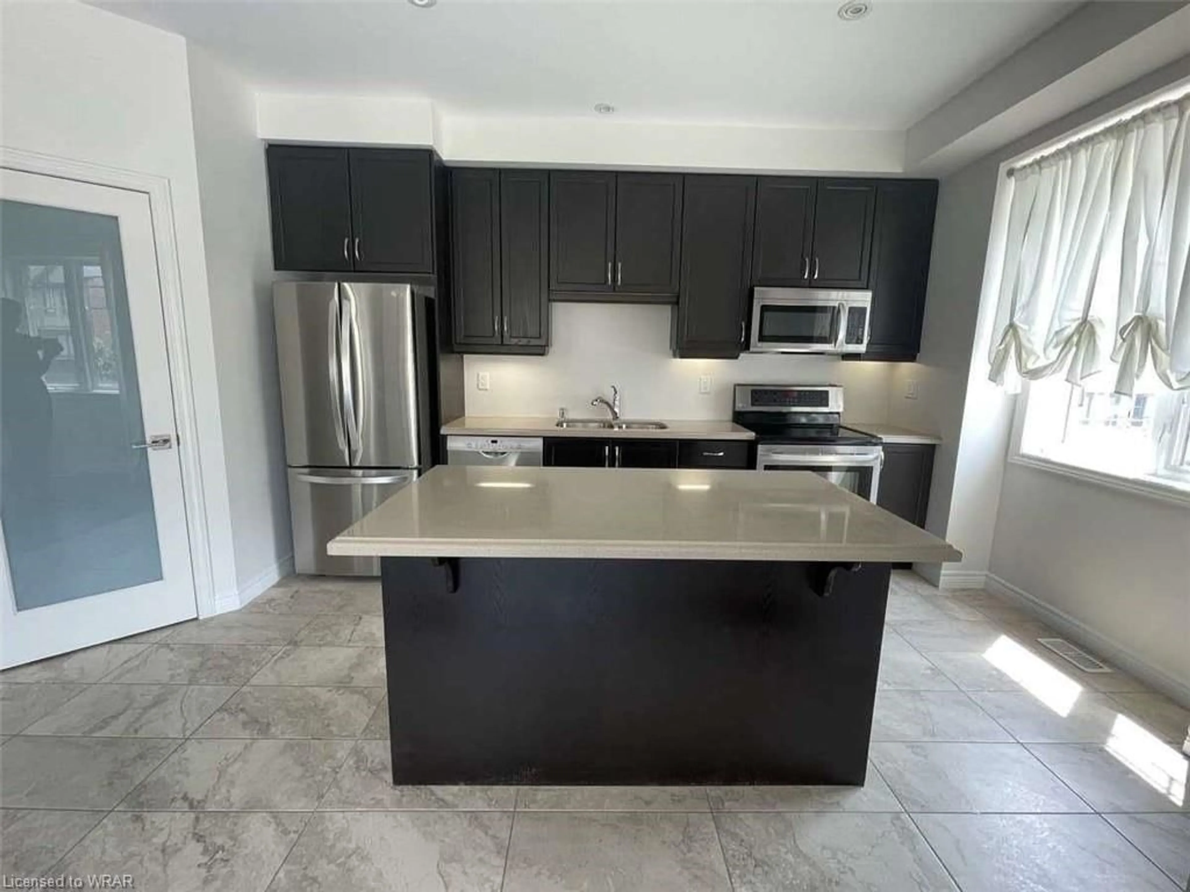 Contemporary kitchen for 6 Donovan Lane, Ancaster Ontario L9G 0G7