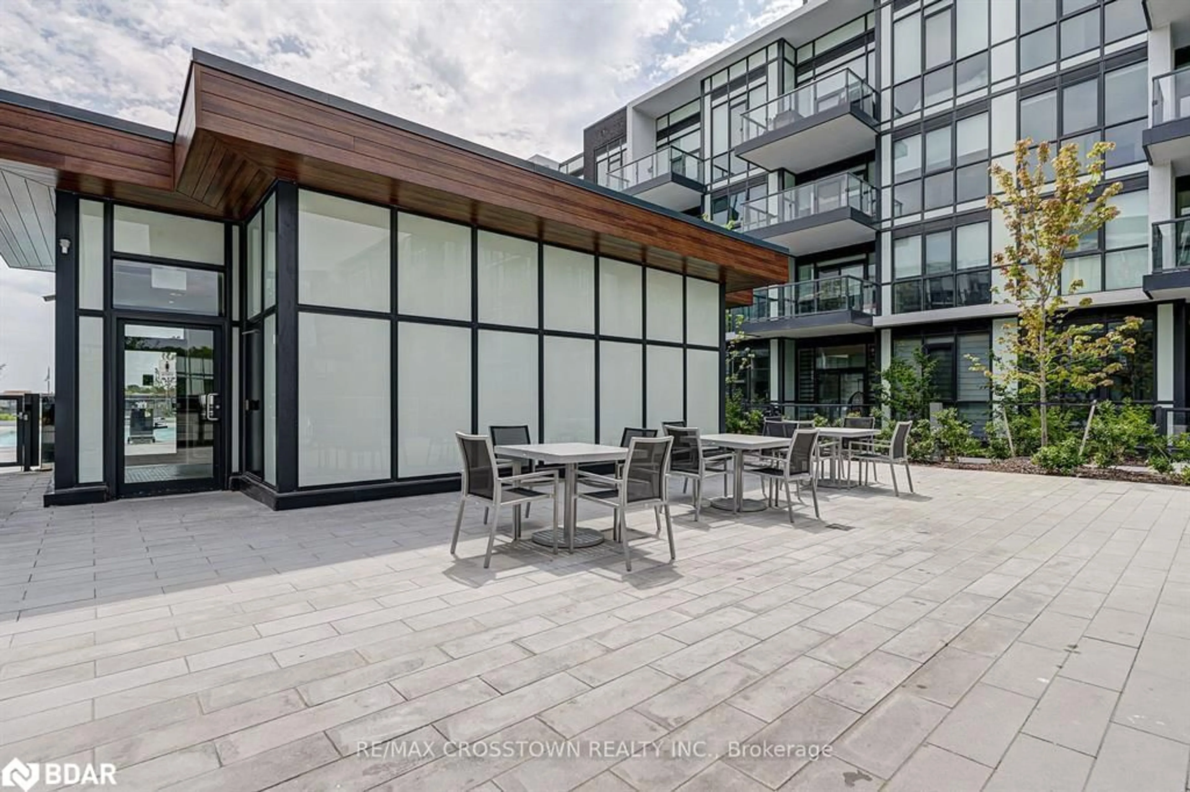 Patio for 415 Sea Ray Ave Ave #427, Innisfil Ontario L9S 0R5