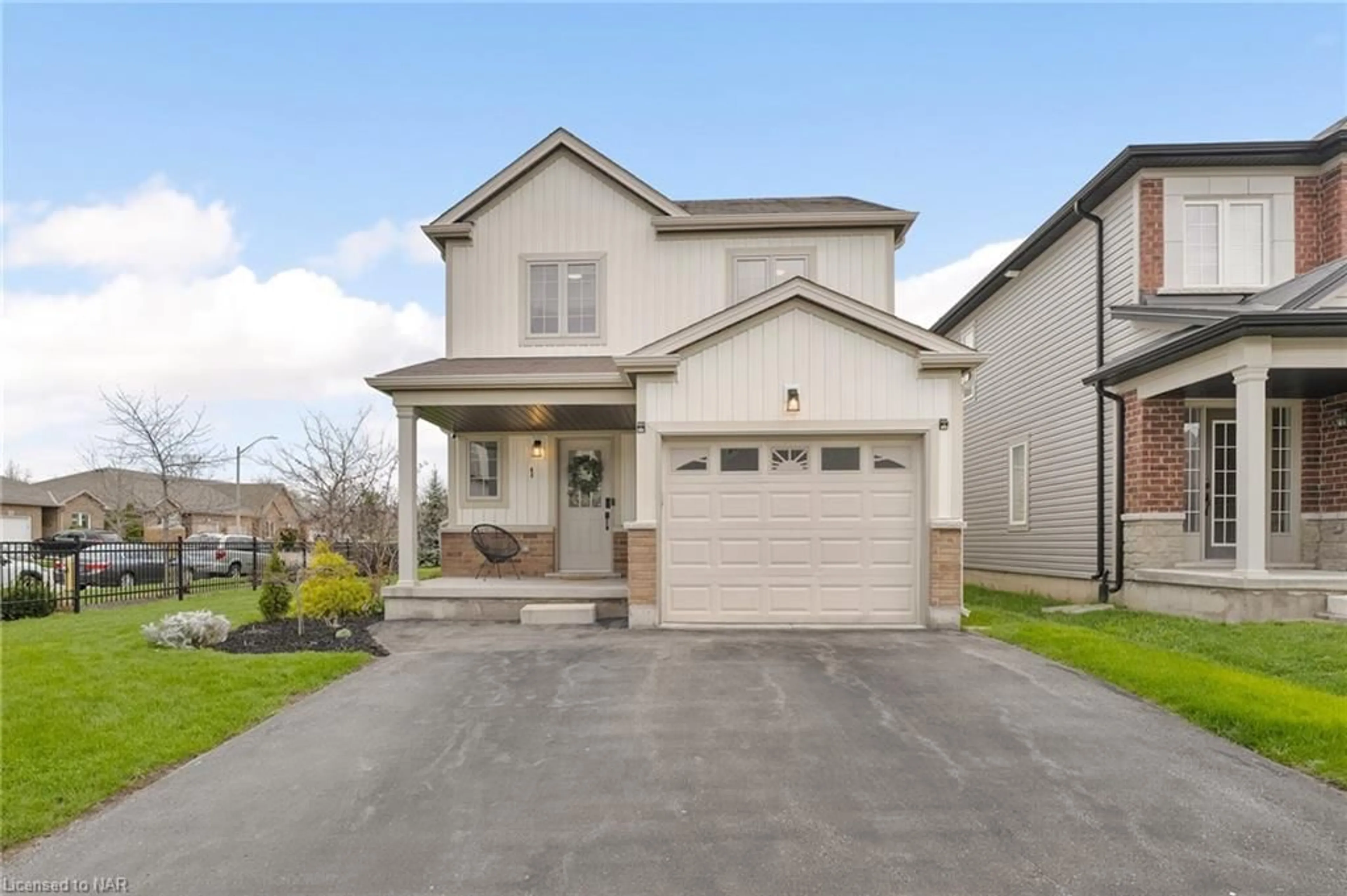 Frontside or backside of a home for 77 Avery Cres #1, St. Catharines Ontario L2P 0E5