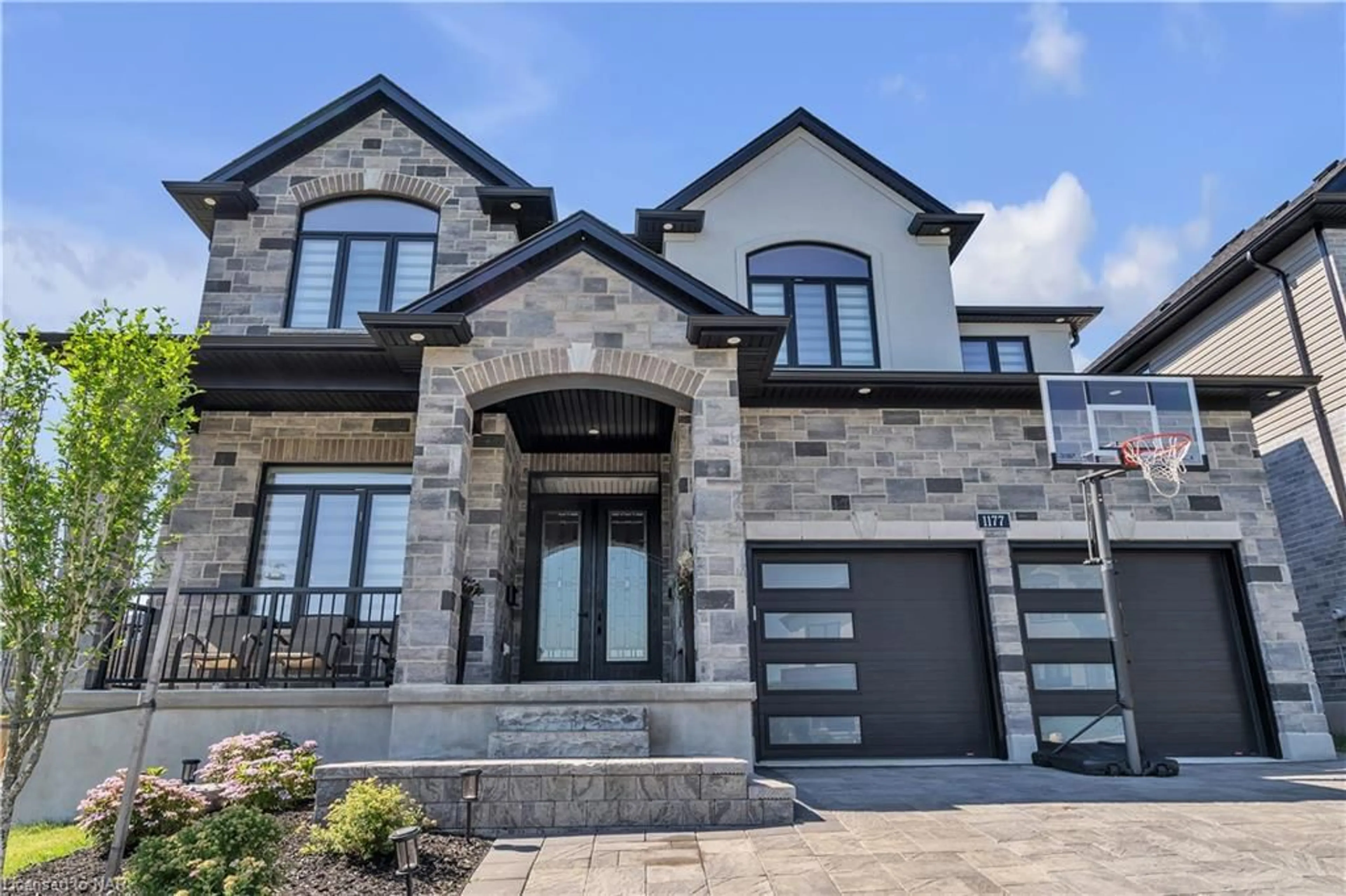 Home with brick exterior material for 1177 Meadowlark Ridge, London Ontario N6M 0H3