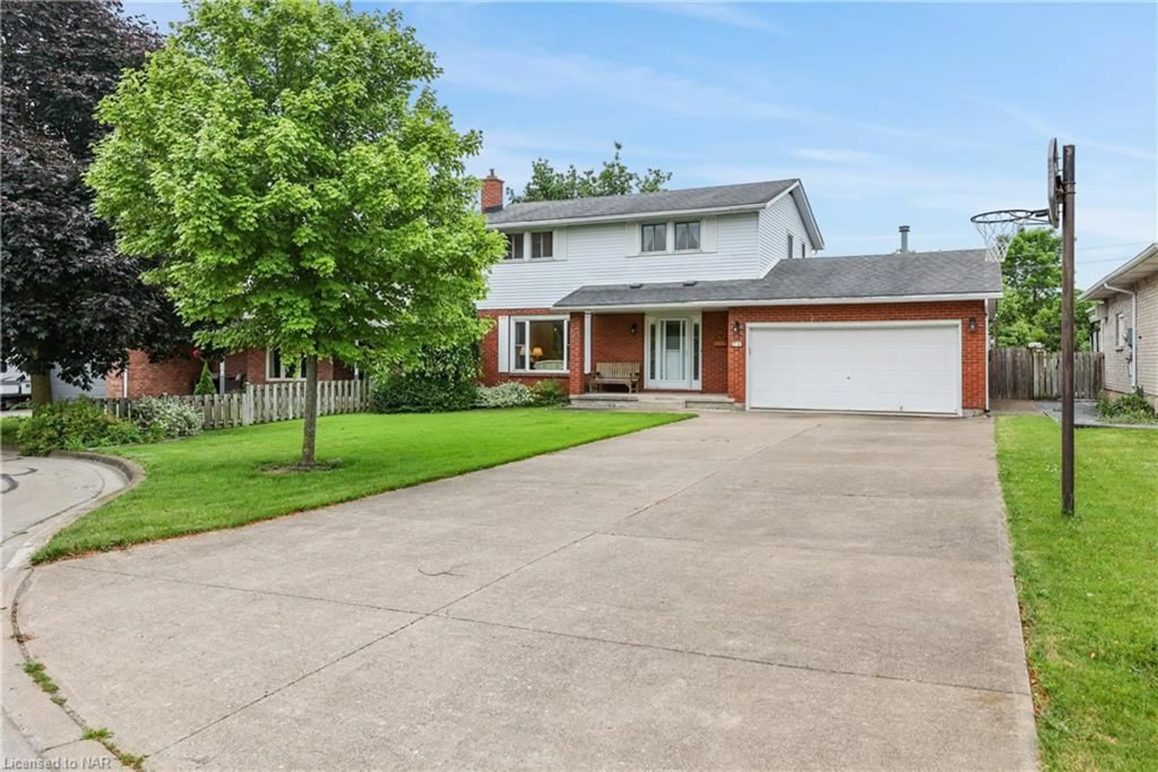 Frontside or backside of a home for 16 Dobbie Rd, Thorold Ontario L2V 4R7