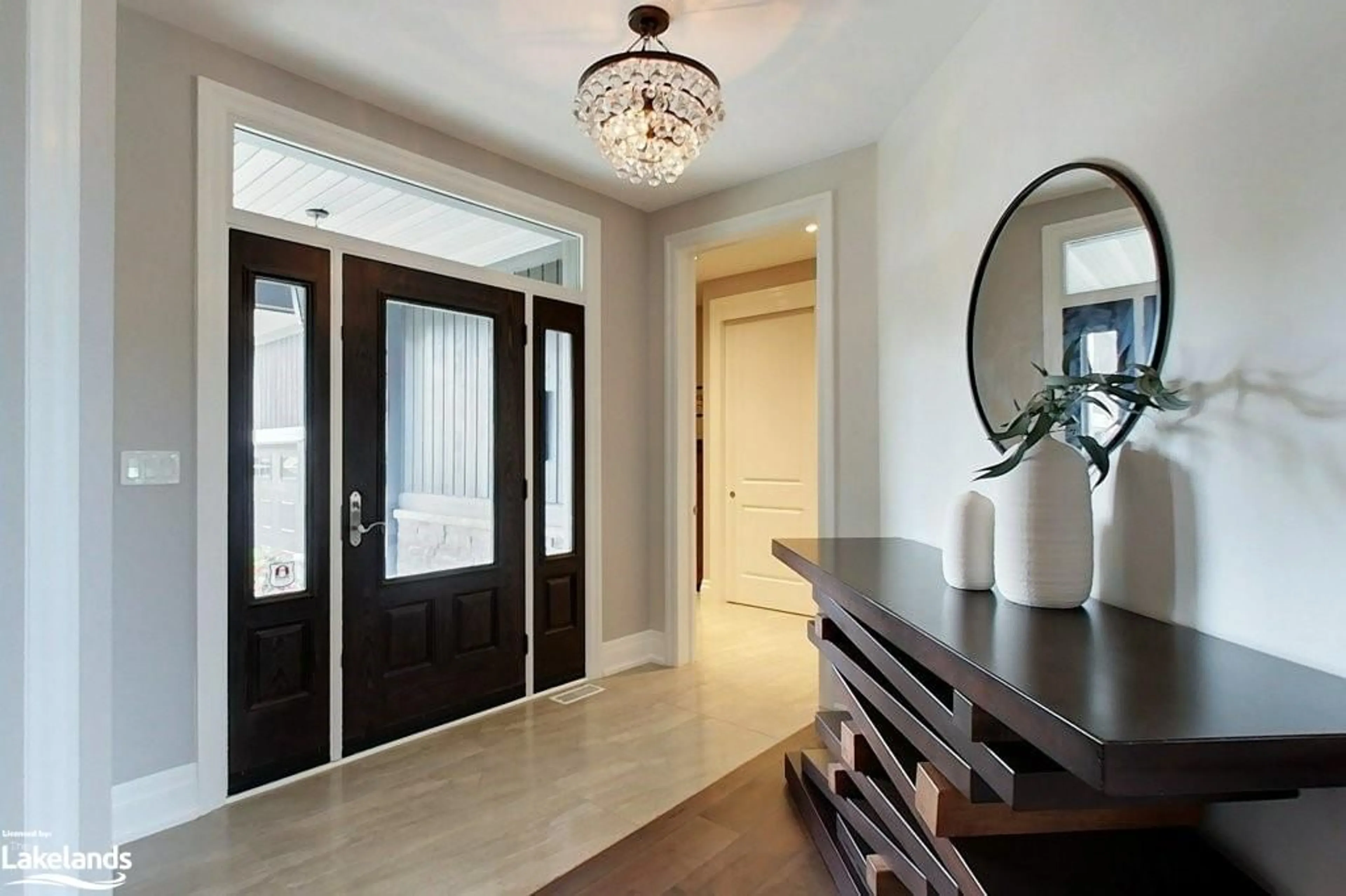 Indoor entryway for 104 Hoggard Crt, Thornbury Ontario N0H 2P0