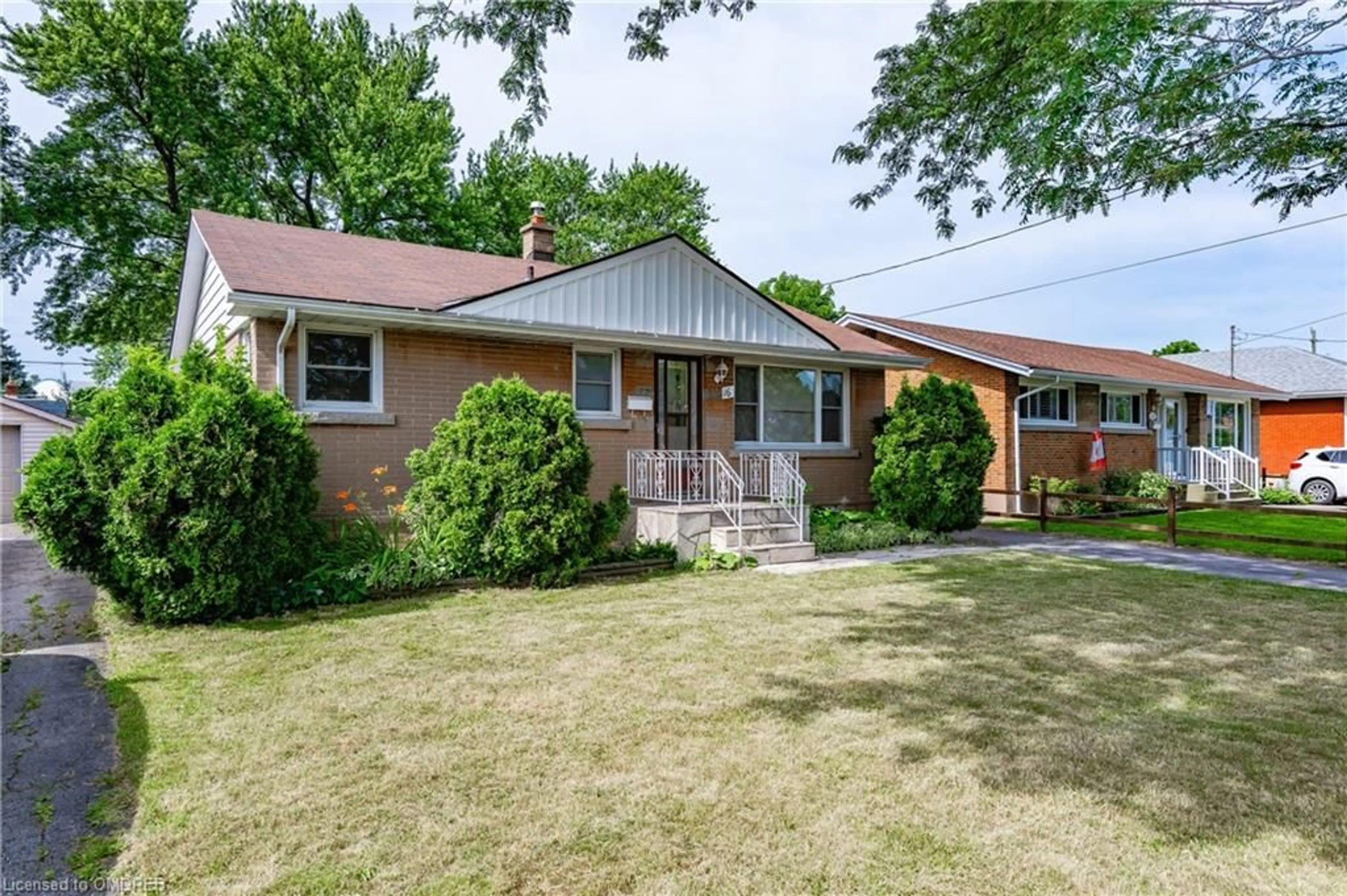 Frontside or backside of a home for 16 Huntington Ave, Hamilton Ontario L8T 1X6