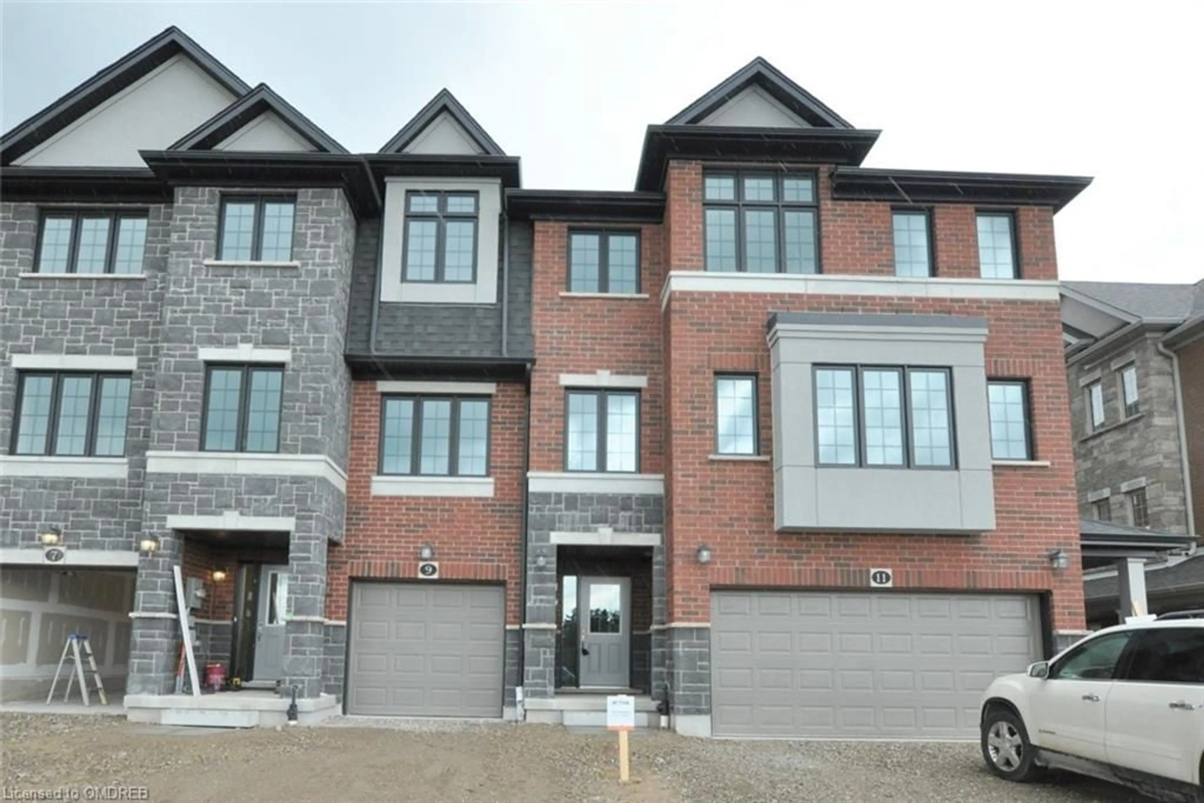 Home with brick exterior material for 9 Ridgemount St, Kitchener Ontario N2P 0G6