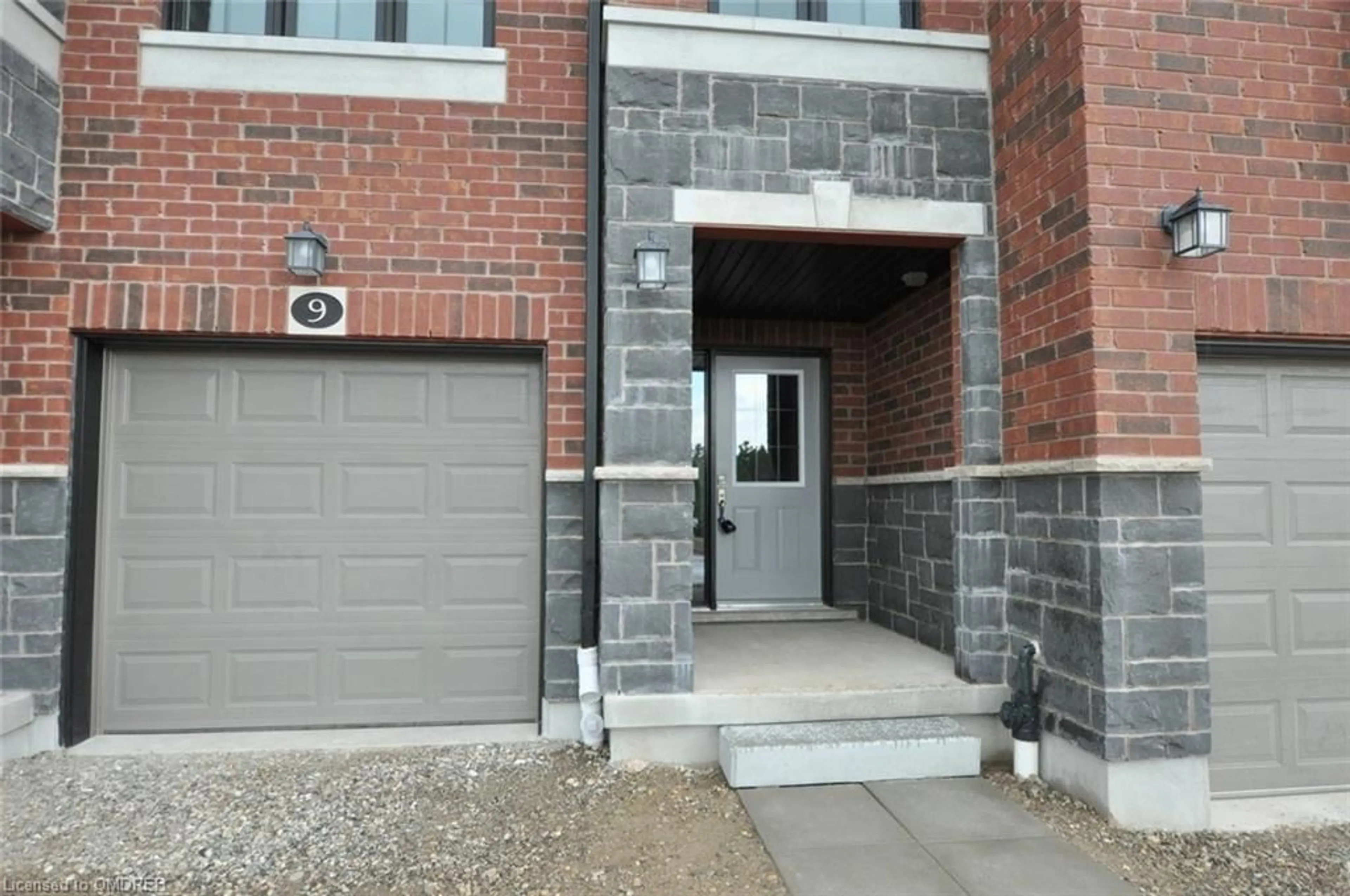 Home with brick exterior material for 9 Ridgemount St, Kitchener Ontario N2P 0G6