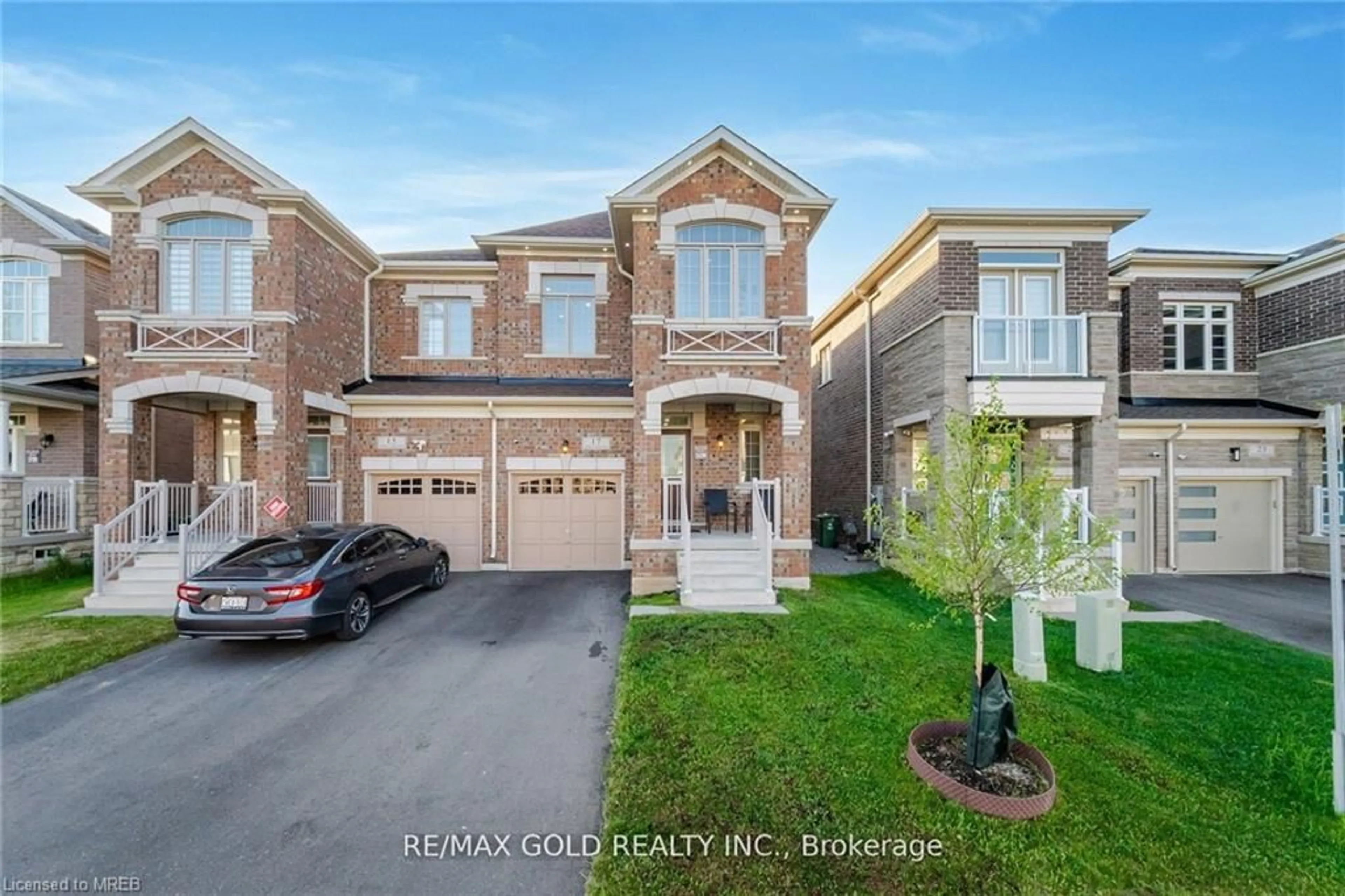A pic from exterior of the house or condo for 17 Mountain Heights Pl, Hamilton Ontario L8B 1X7