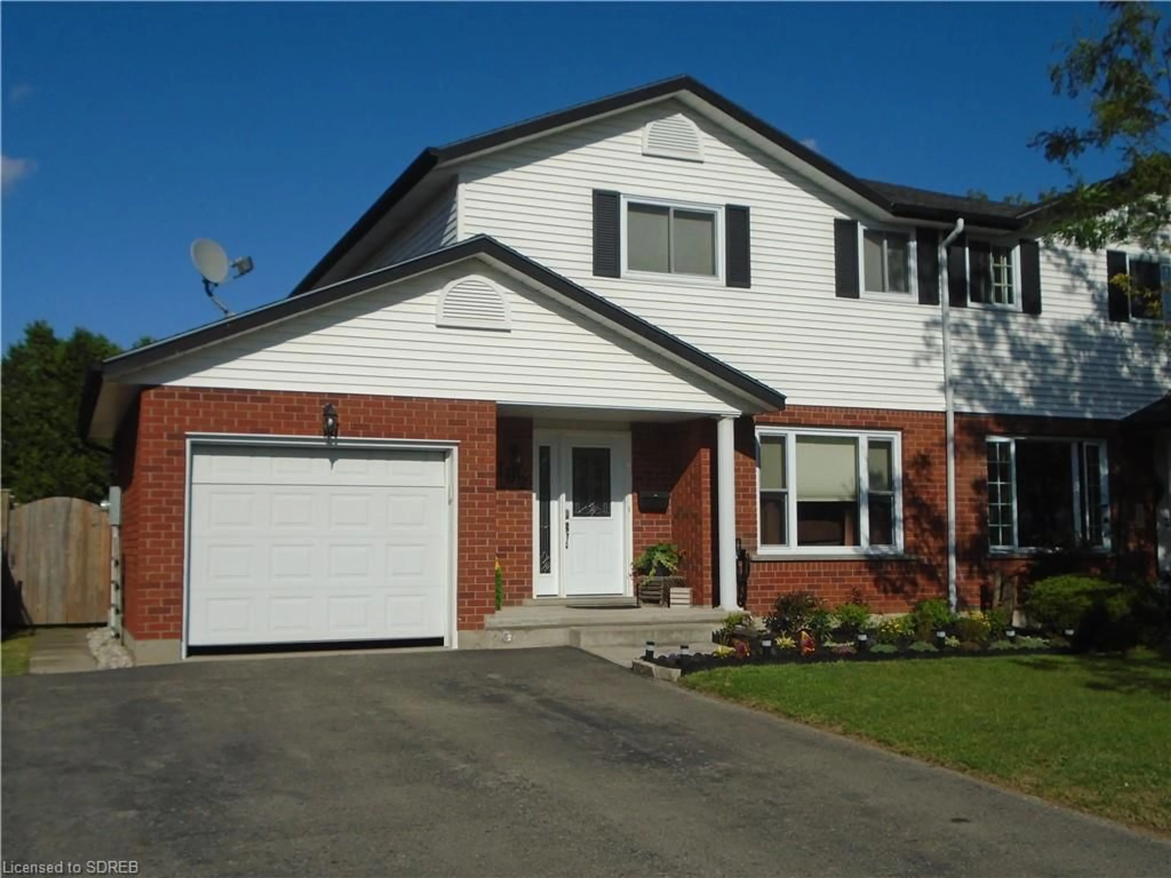 Frontside or backside of a home for 102 Austin Cres, Simcoe Ontario N3Y 5K7