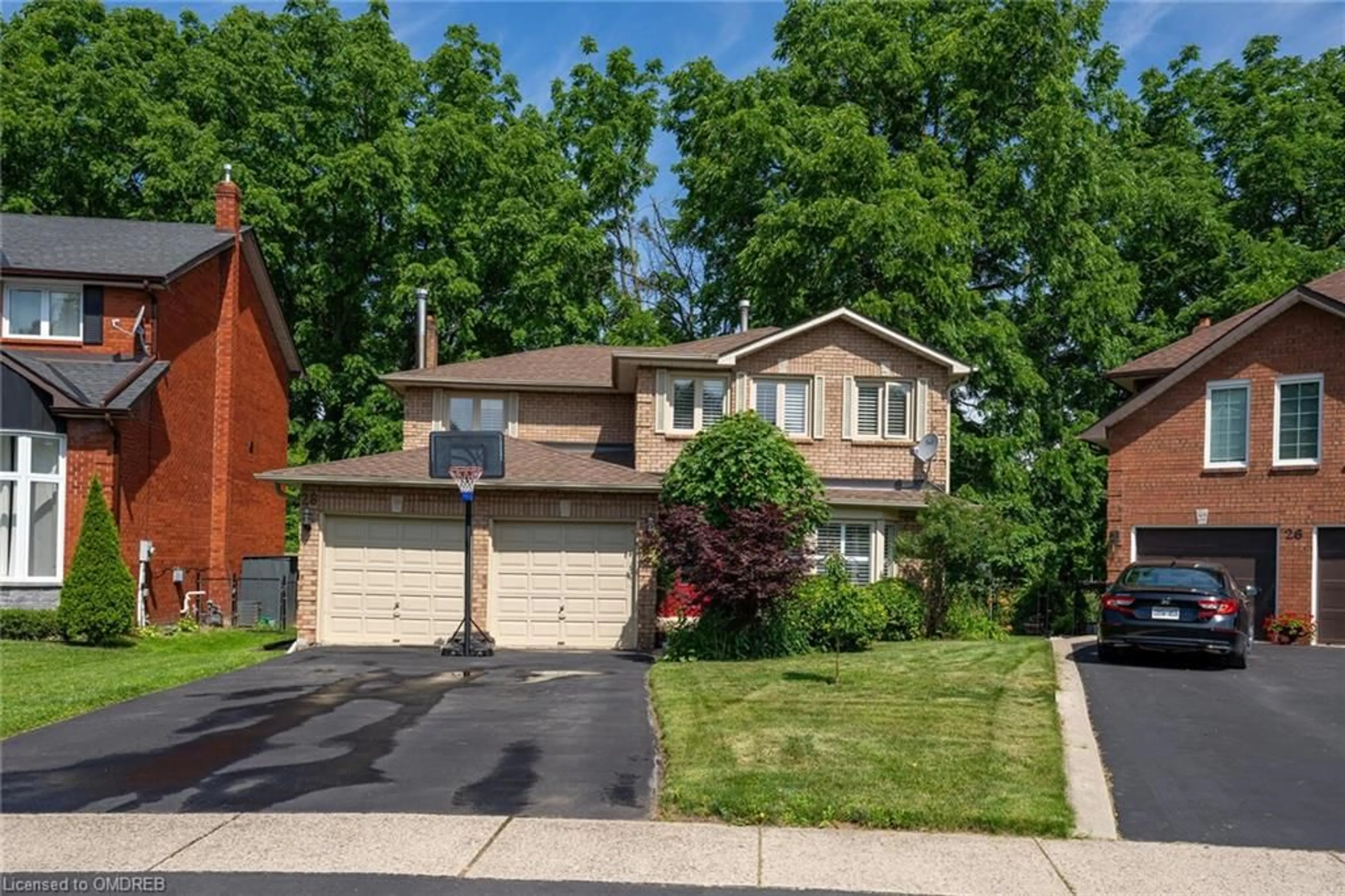 Frontside or backside of a home for 28 Gardiner Dr, Georgetown Ontario L7G 5C4