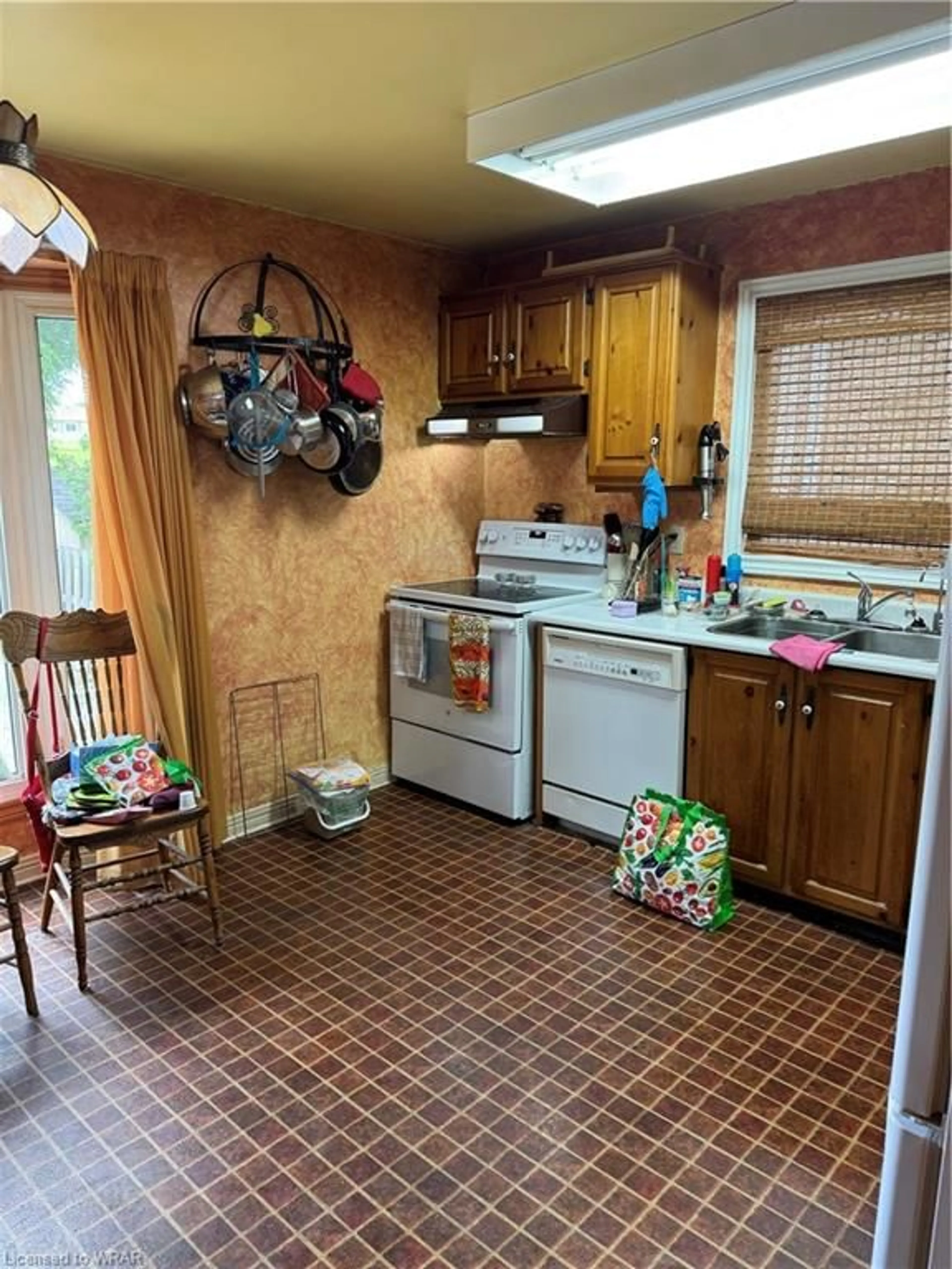 Kitchen for 40 Highview Dr, Kitchener Ontario N2N 1W4