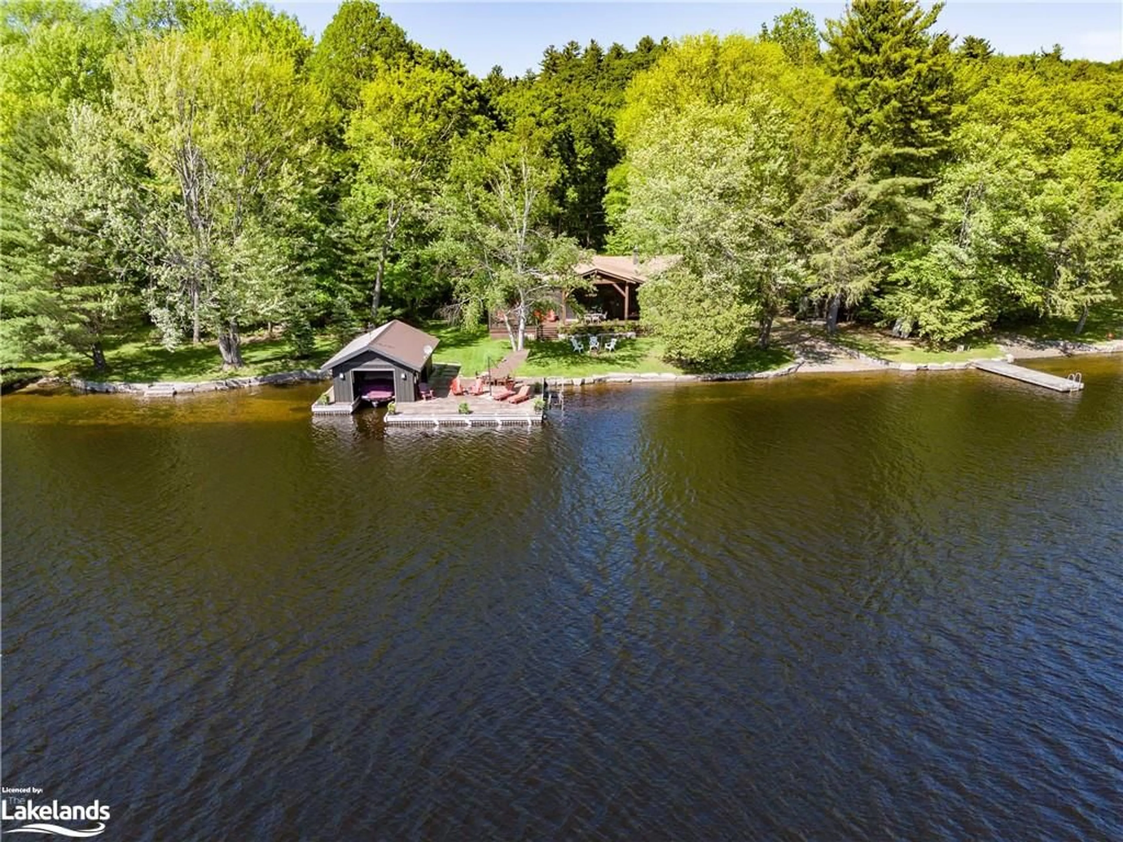 Cottage for 1045 Maplewood Rd, Bracebridge Ontario P1L 1W8