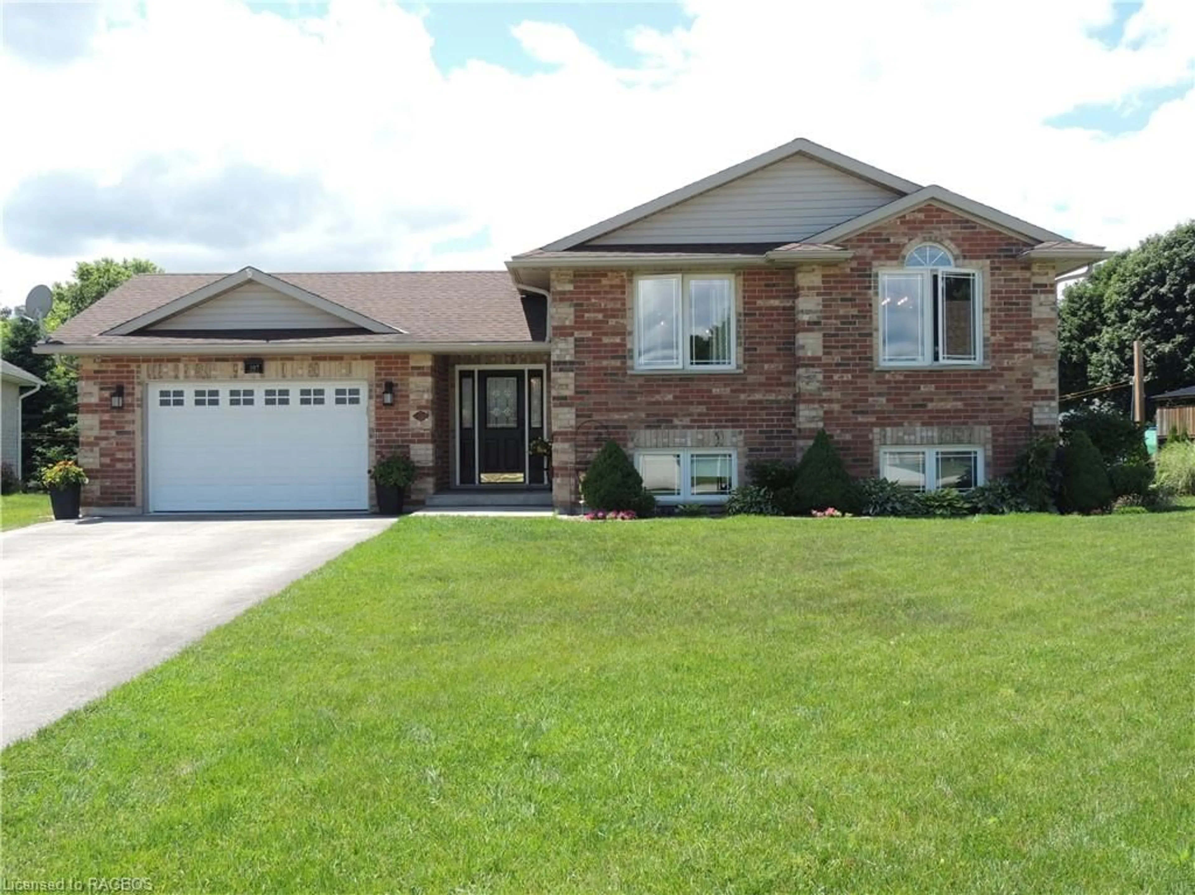 Home with brick exterior material for 107 Macdonald Cres, Durham Ontario N0G 1R0