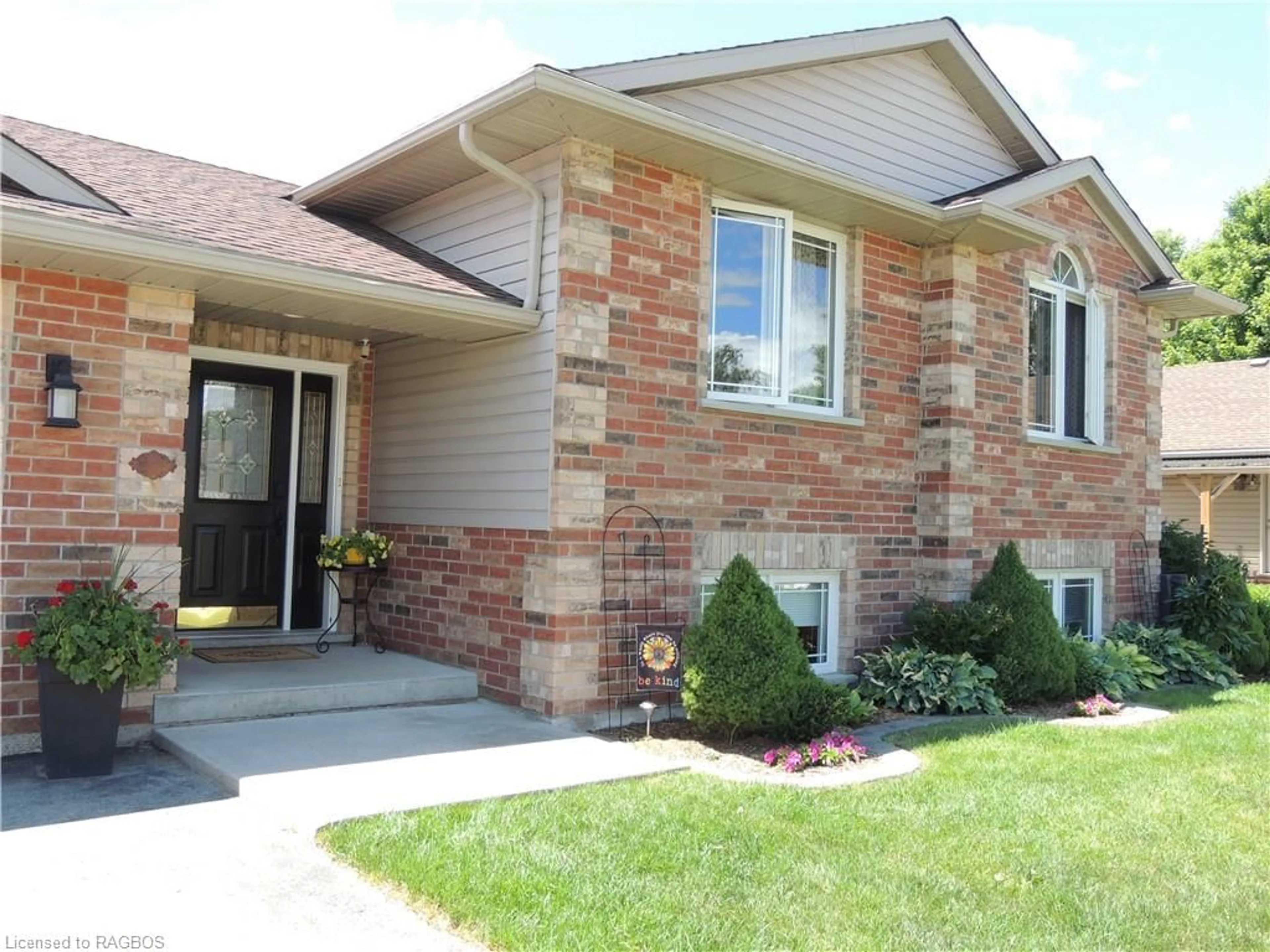 Home with brick exterior material for 107 Macdonald Cres, Durham Ontario N0G 1R0