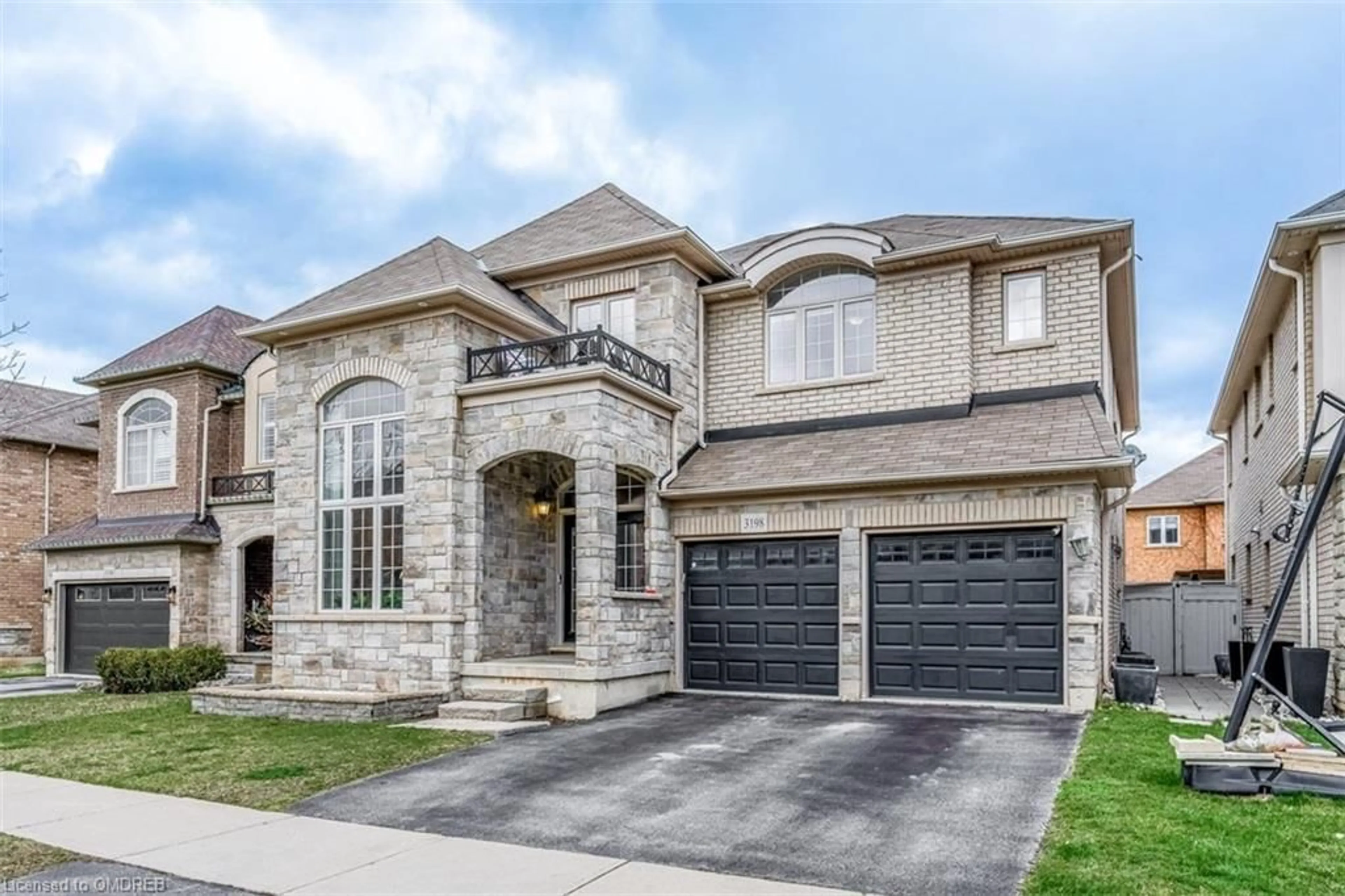 Home with brick exterior material for 3198 Saltaire Cres, Oakville Ontario L6M 0K8