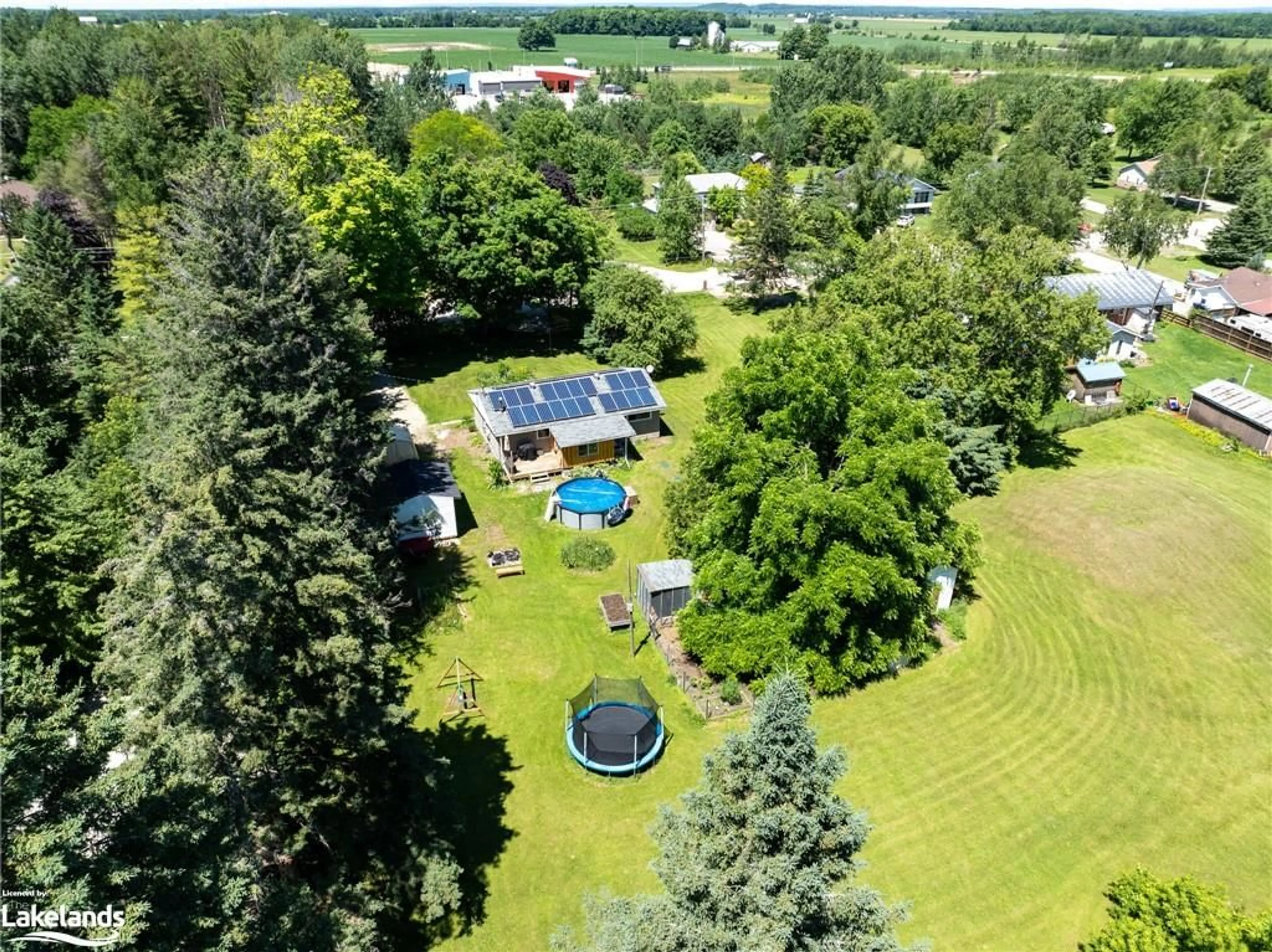 Indoor or outdoor pool for 281 Sunnidale St, Stayner Ontario L0M 1S0