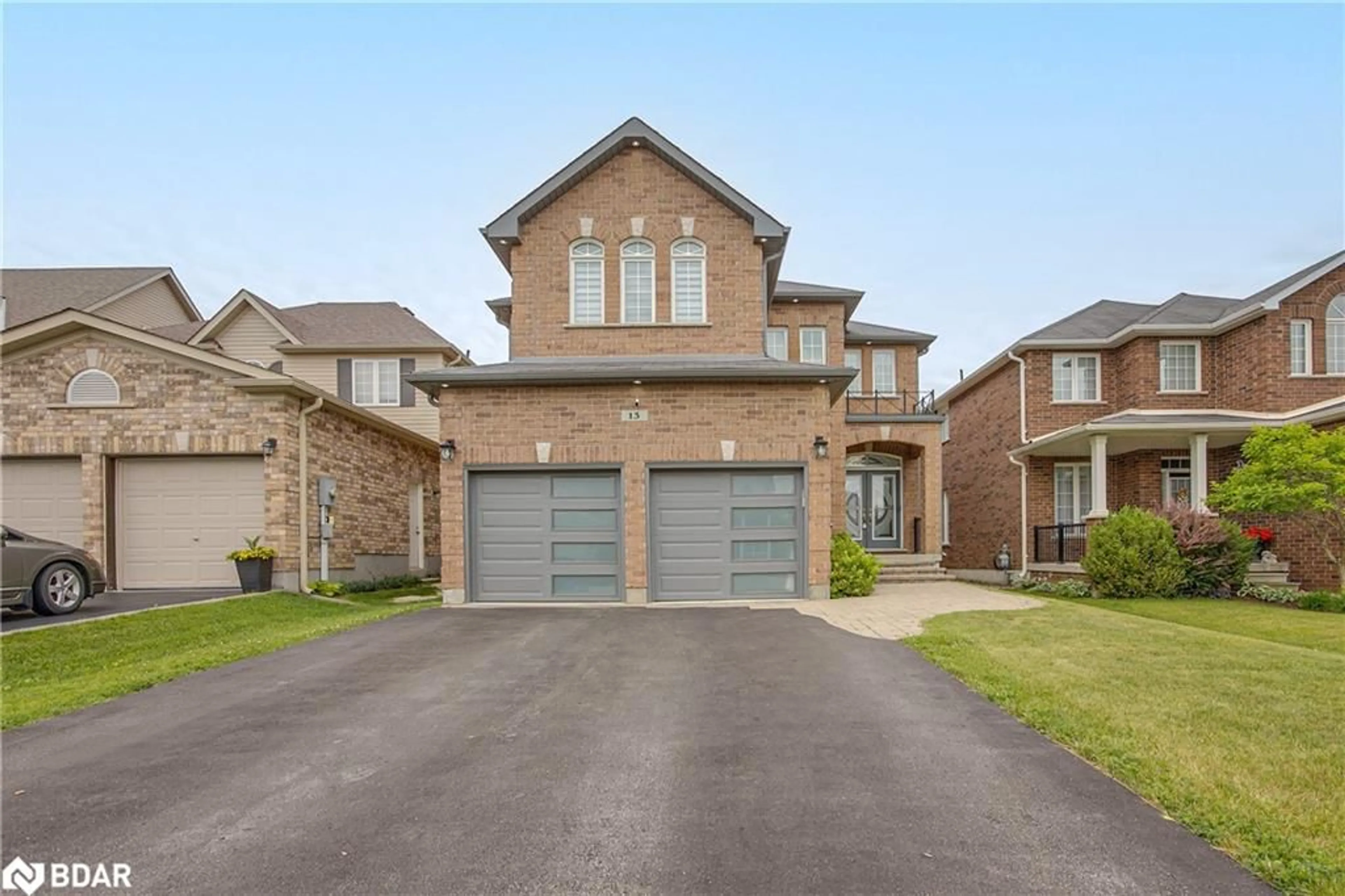 Home with brick exterior material for 13 Auburn Crt, Barrie Ontario L4N 6G9