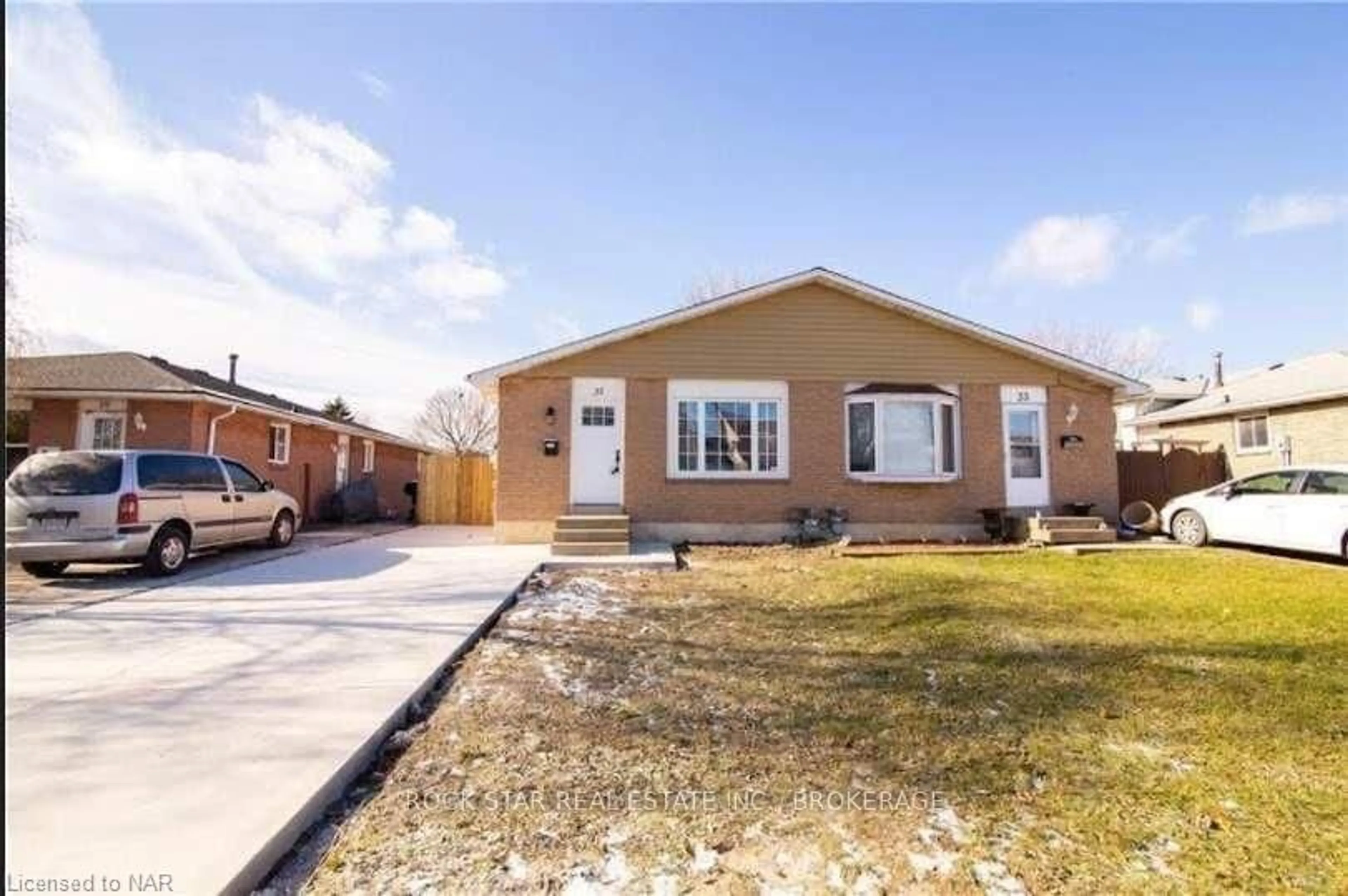 Frontside or backside of a home for 31 Lampman Cres, Thorold Ontario L2V 4K6