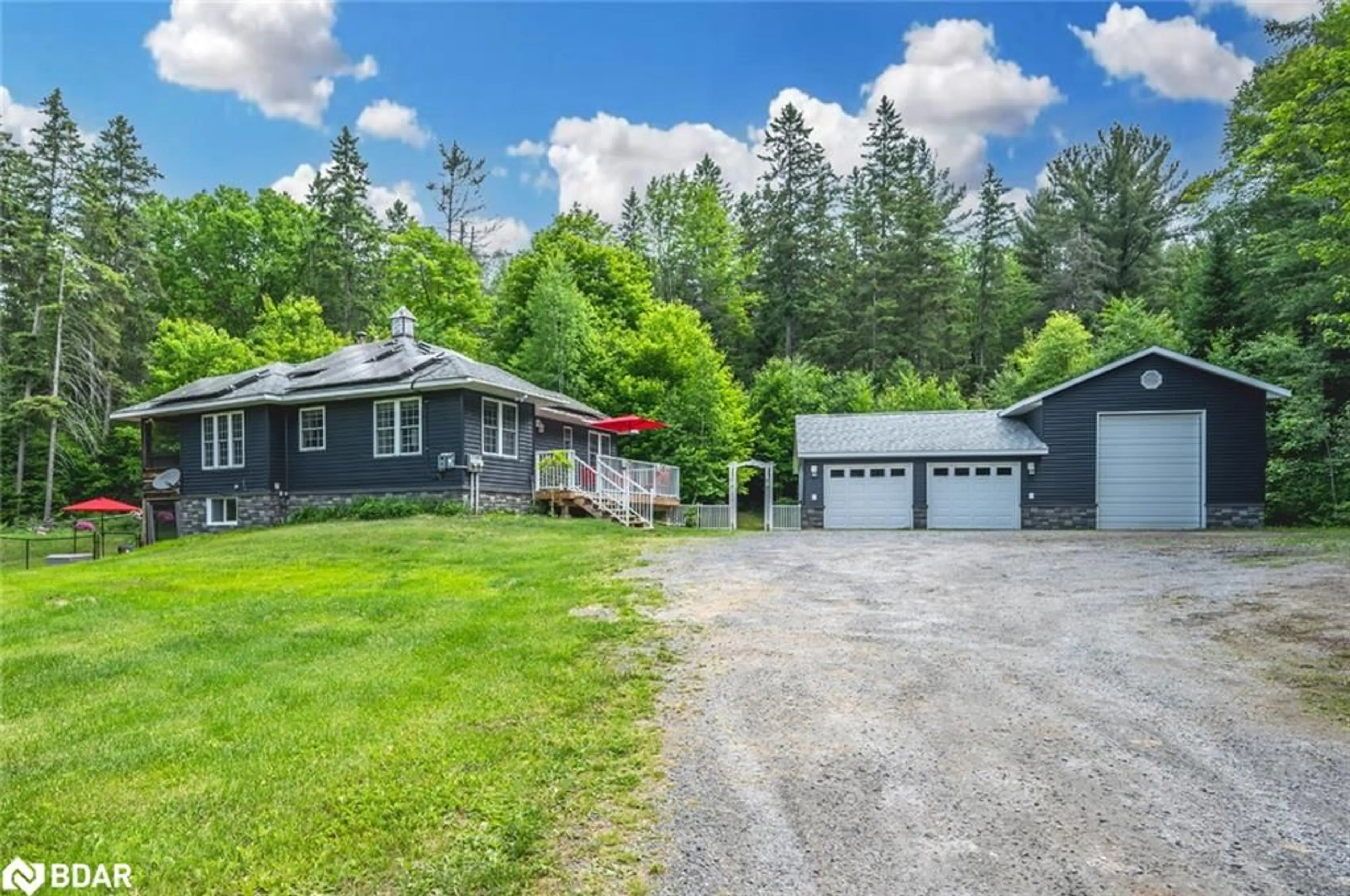 Cottage for 143 South Waseosa Lake Rd, Huntsville Ontario P1H 2N5