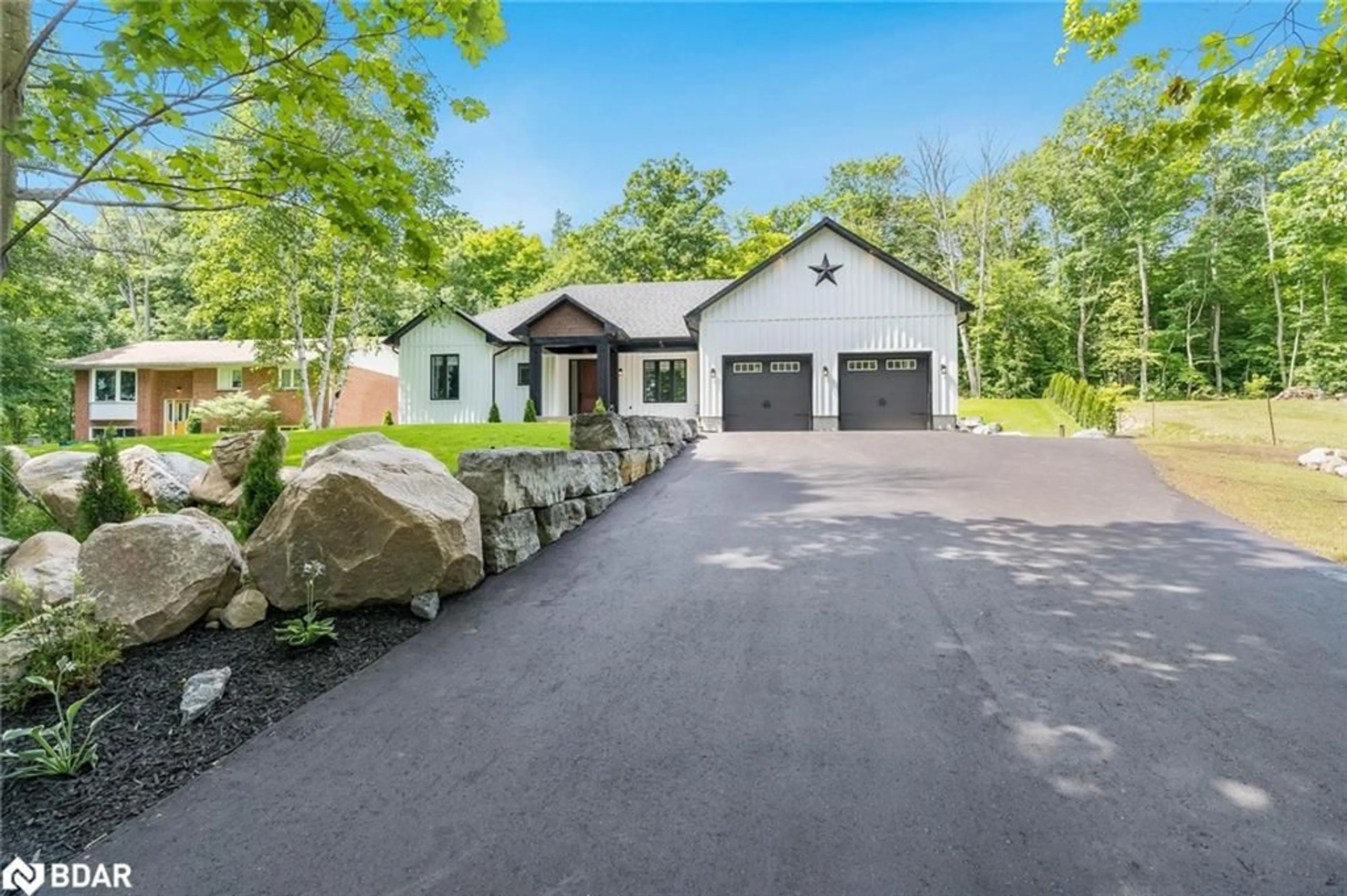 Cottage for 1532 Champlain Rd, Tiny Ontario L9M 0C1