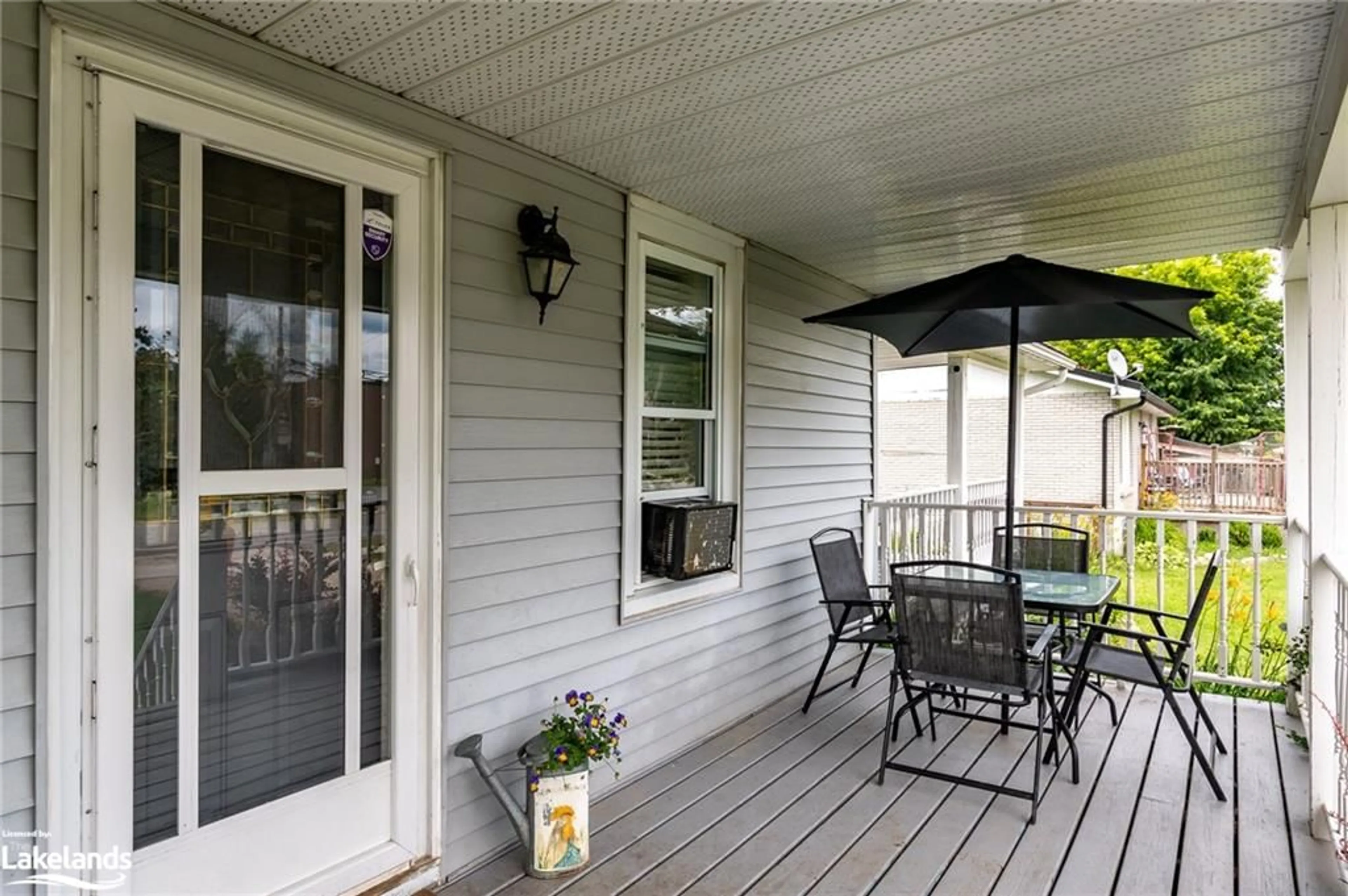 Patio, cottage for 165 Yonge St, Burk's Falls Ontario P0A 1C0