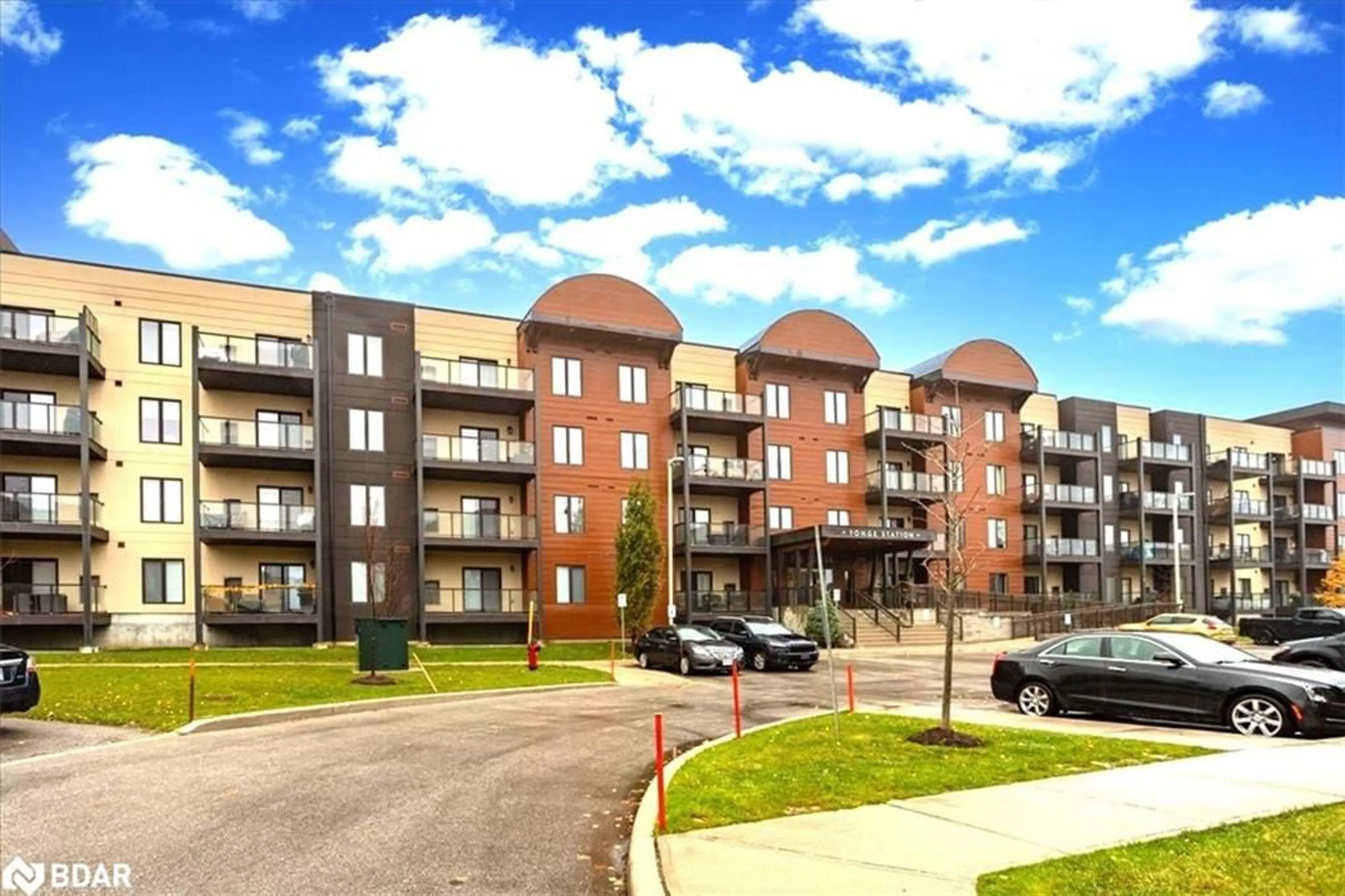 A pic from exterior of the house or condo for 720 Yonge St St #212, Barrie Ontario L9J 0G9