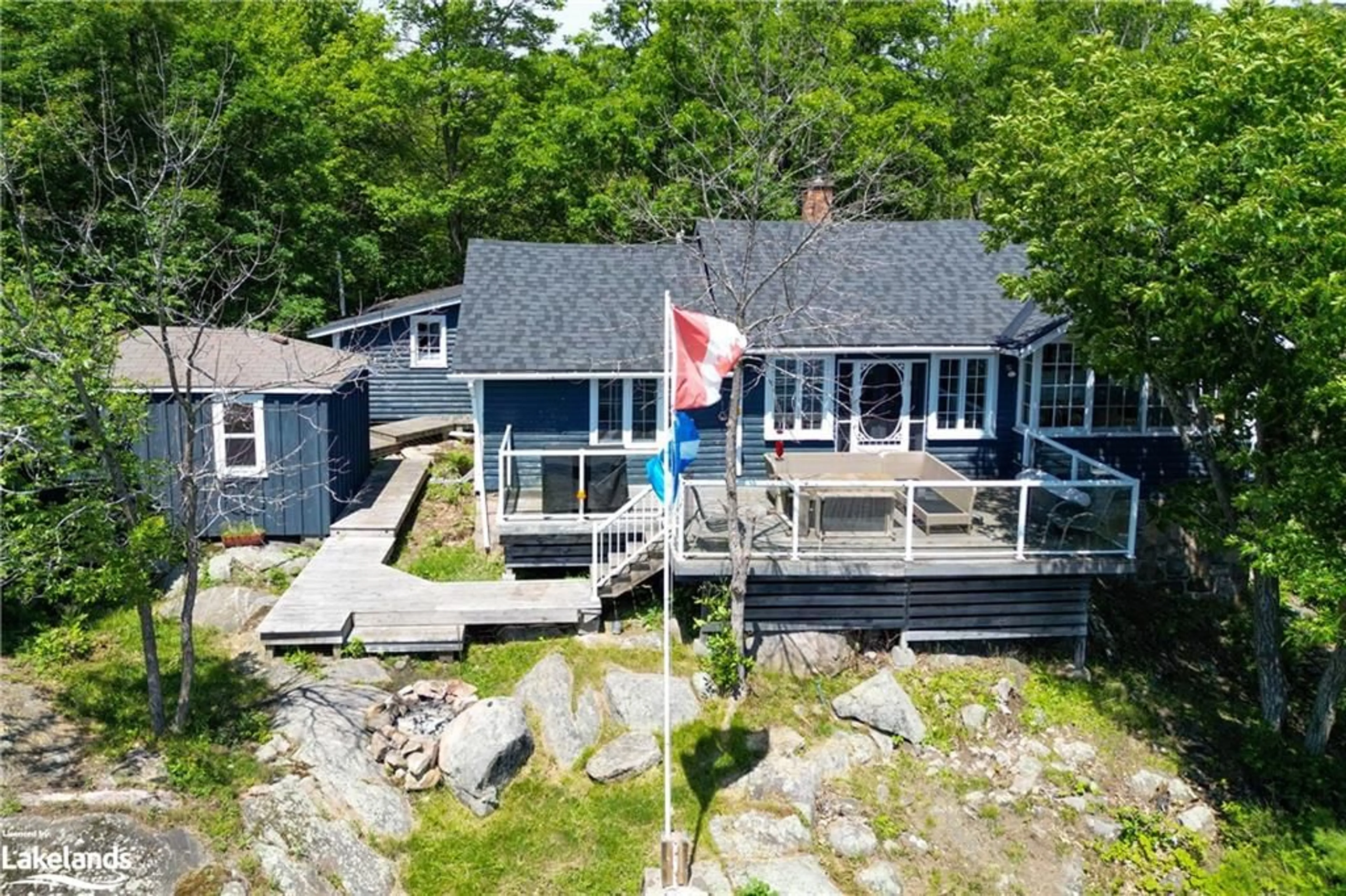 Cottage for 9936 Georgian Bay Shore, Honey Harbour Ontario P0E 1E0