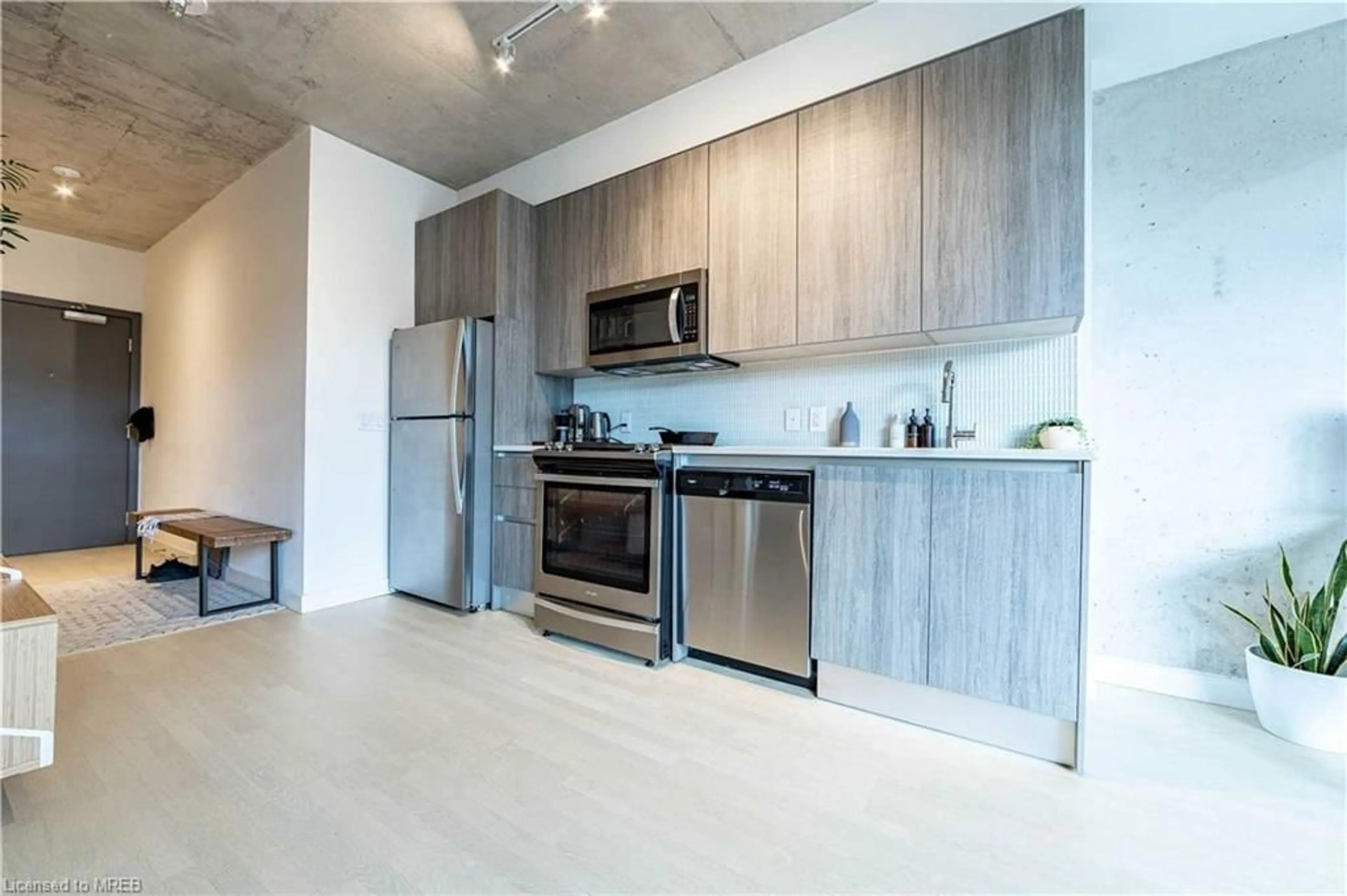 Standard kitchen for 246 Logan Ave #225, Toronto Ontario M4M 0E9