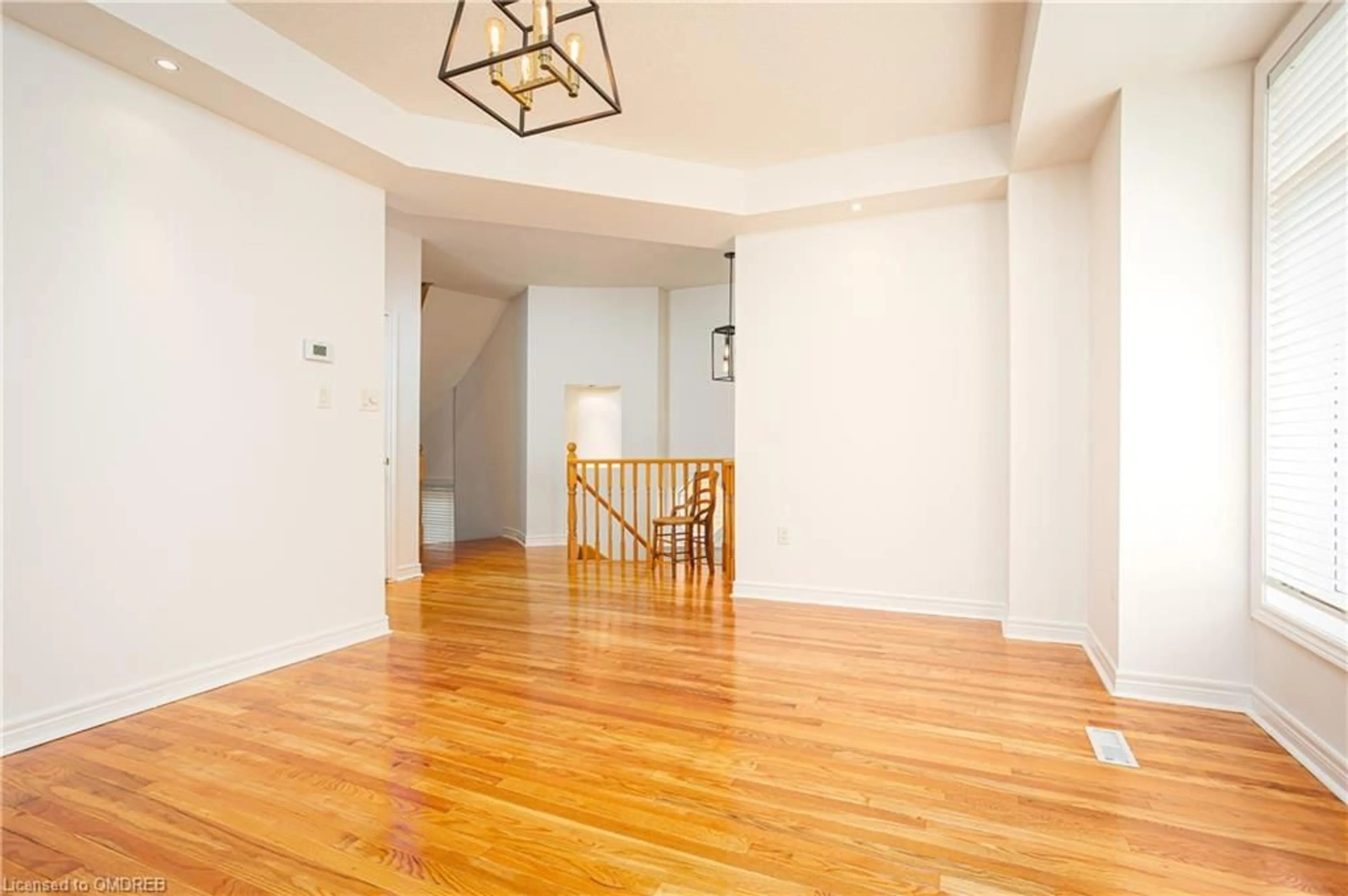 Indoor foyer, wood floors for 1267 Dorval Dr #19, Oakville Ontario L6M 3Z5