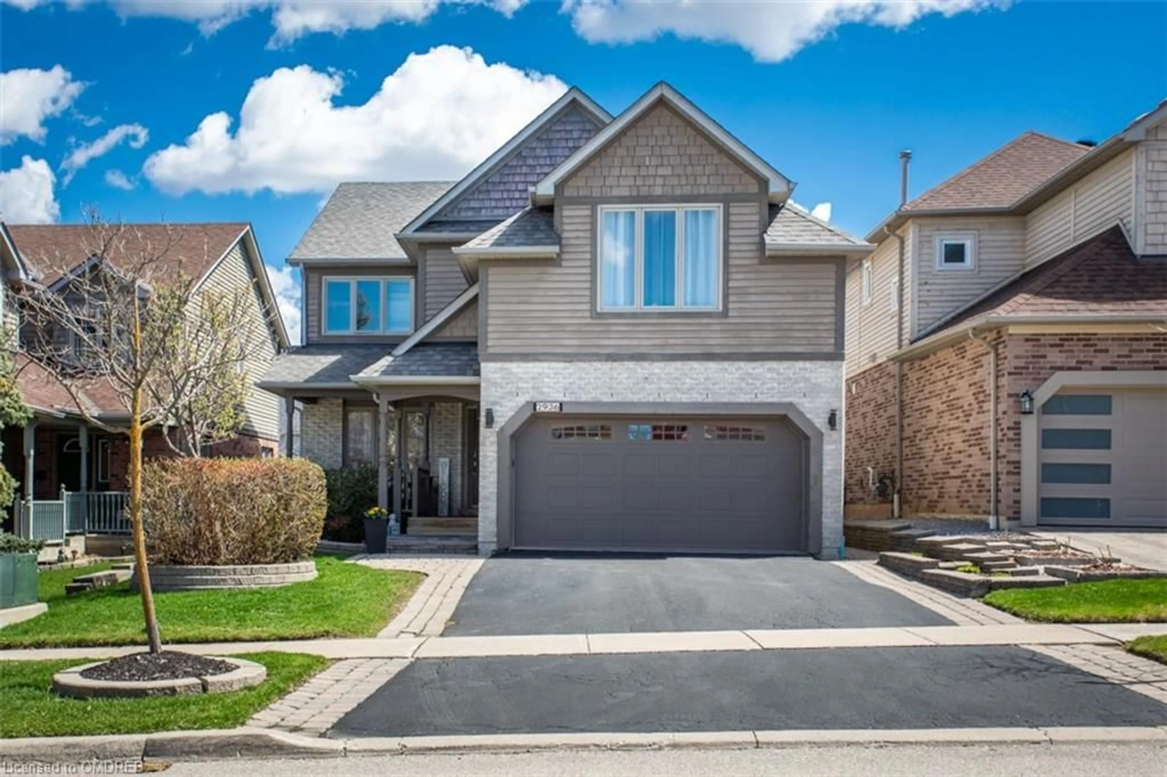 Frontside or backside of a home for 2936 Castlebridge Dr, Mississauga Ontario L5M 5T4