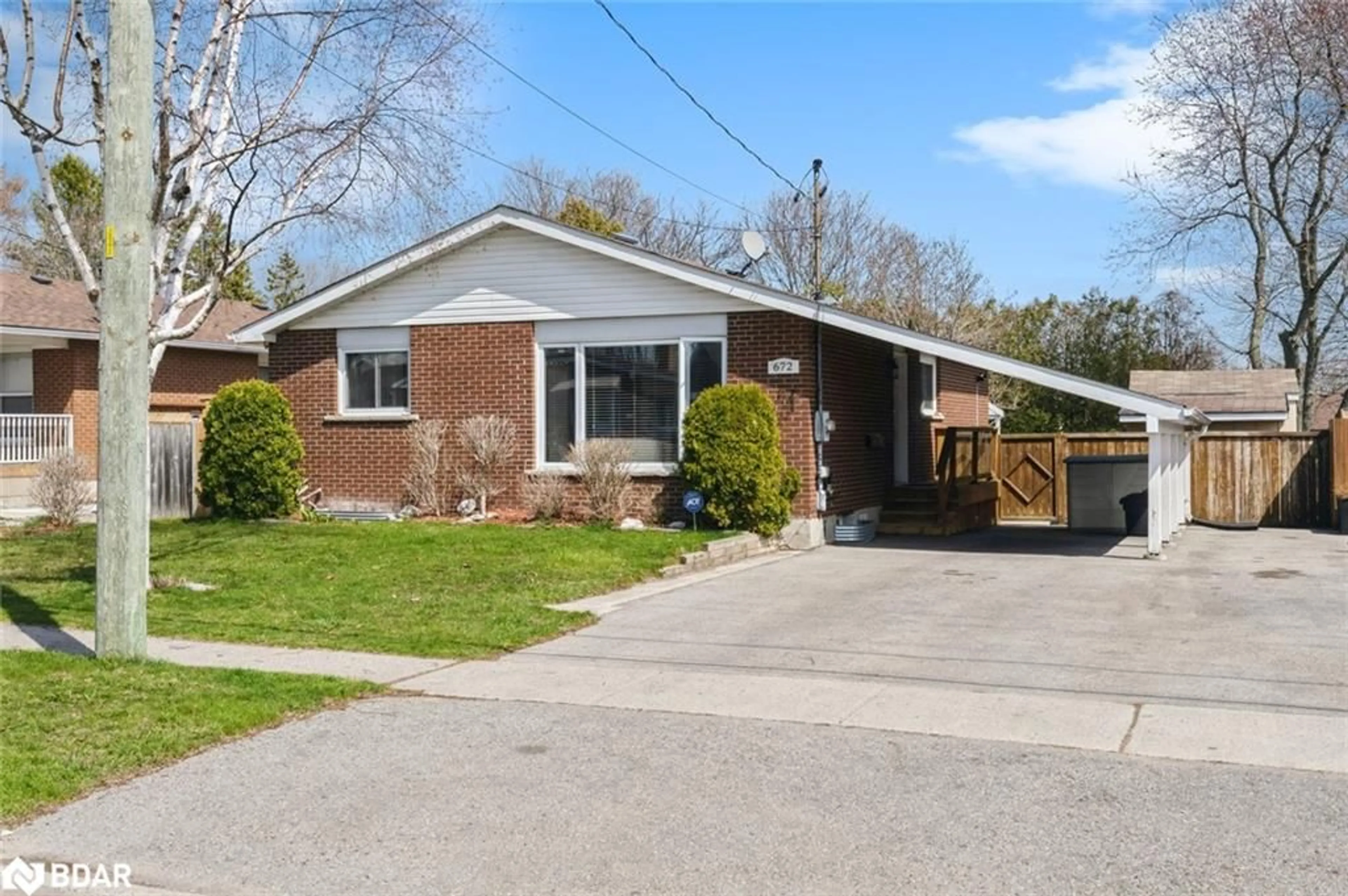 Frontside or backside of a home for 672 Burnham St, Cobourg Ontario K9A 4X4