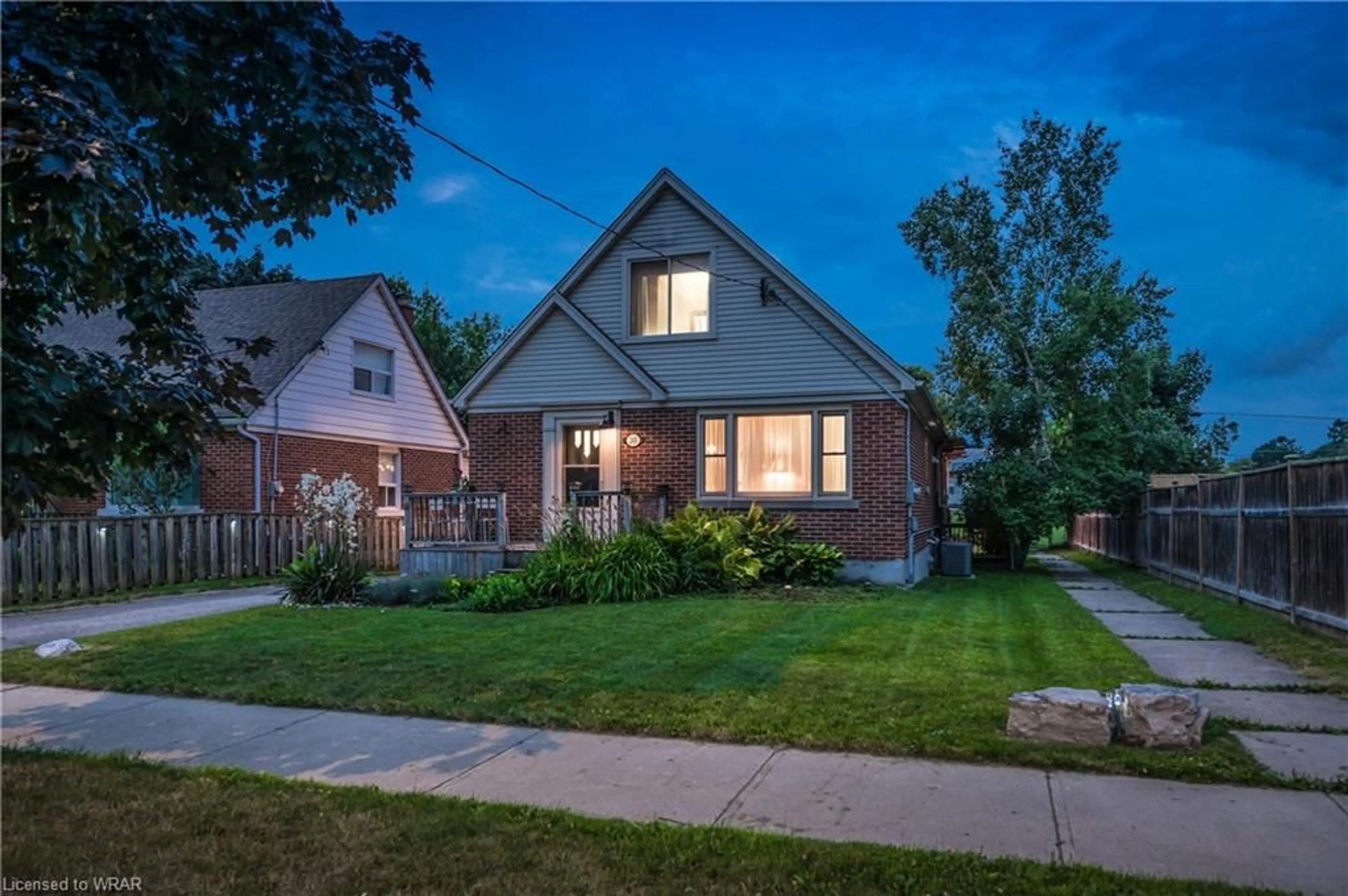 Frontside or backside of a home for 245 Melrose Ave, Kitchener Ontario N2H 2B9