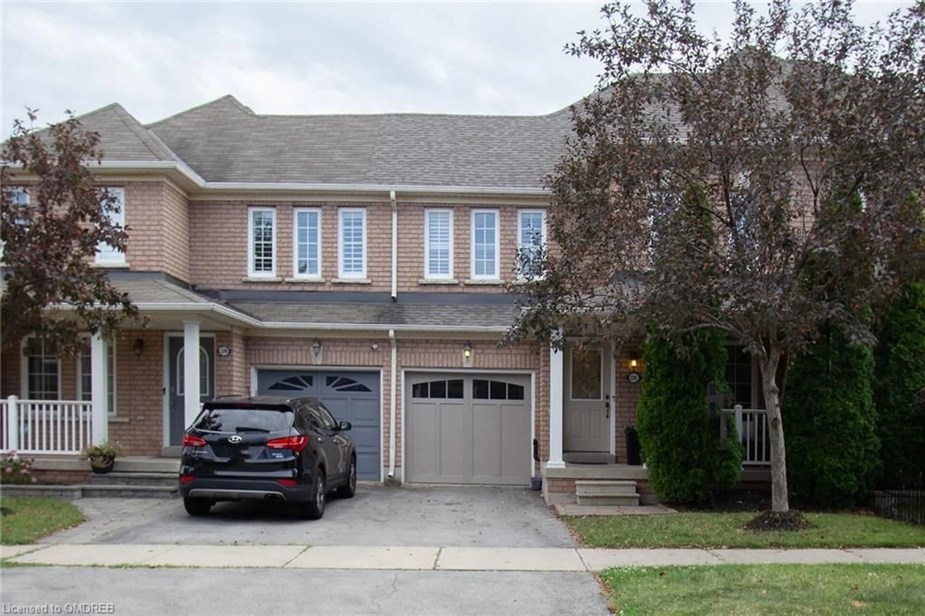 A pic from exterior of the house or condo for 2292 Saddlecreek Cres, Oakville Ontario L6M 5J6