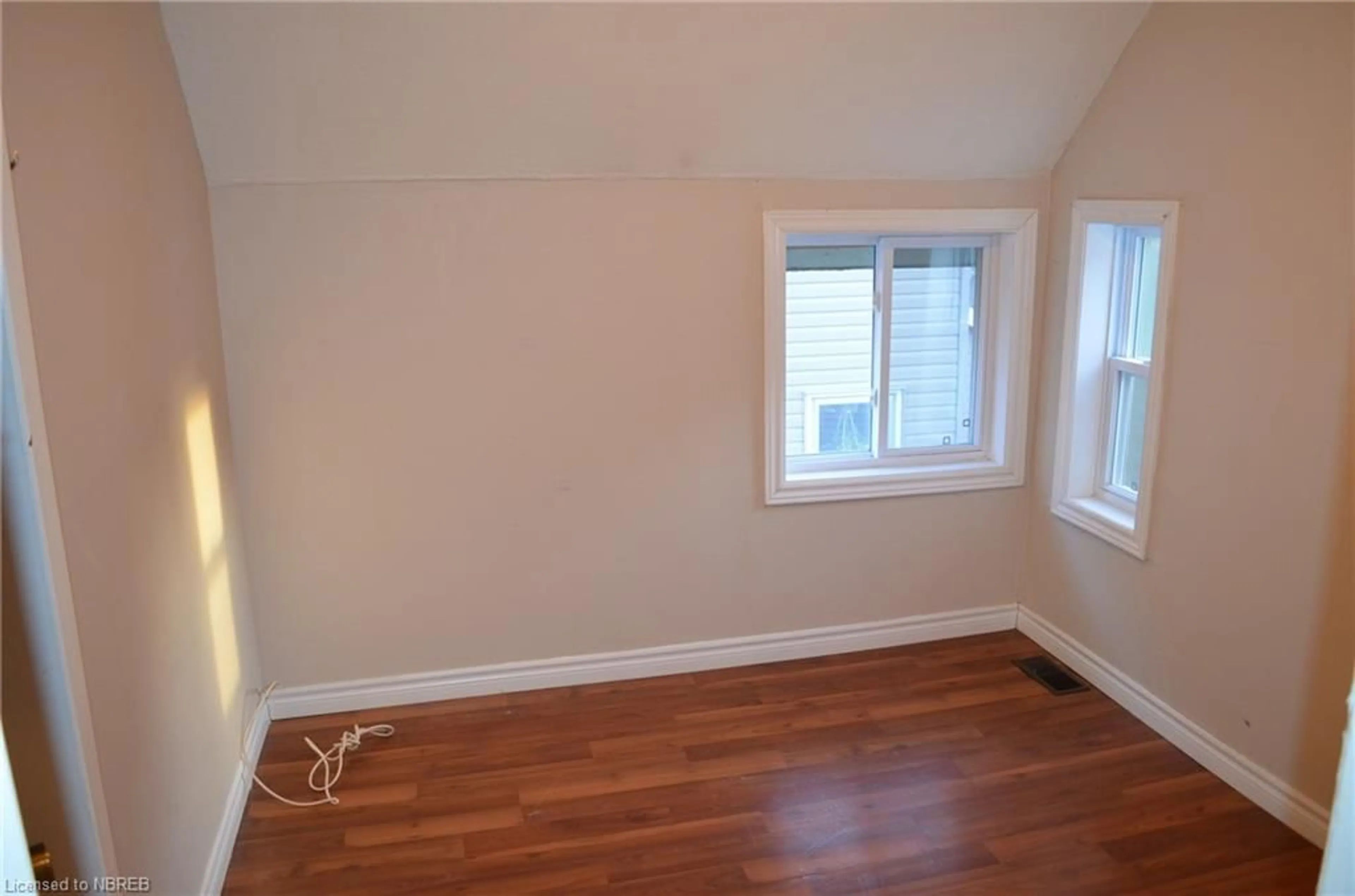 A pic of a room for 469 Algonquin Ave, North Bay Ontario P1B 4W6