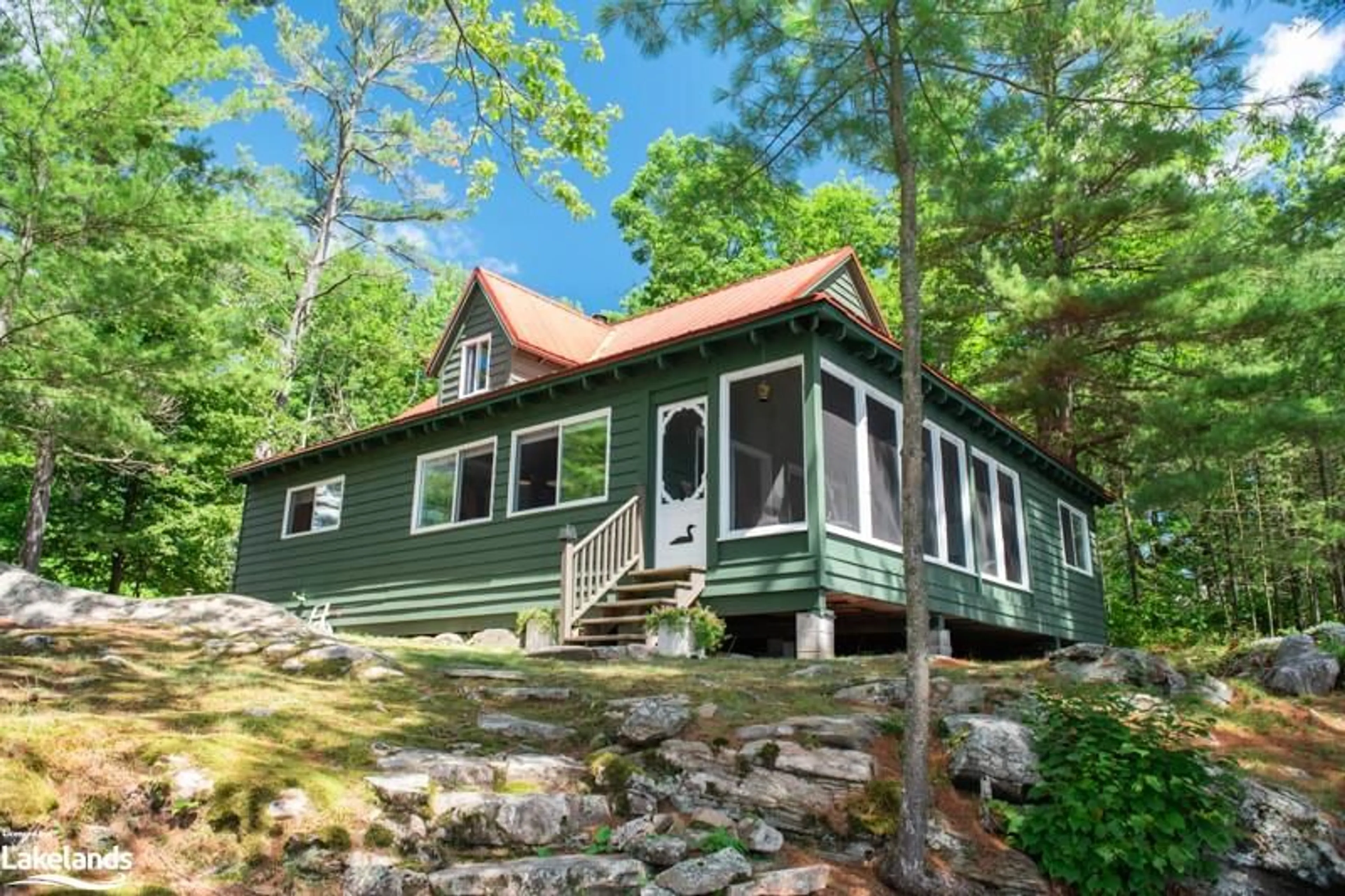 Cottage for 2 Island 390 / Chads Island, Georgian Bay Twp Ontario L0K 1S0