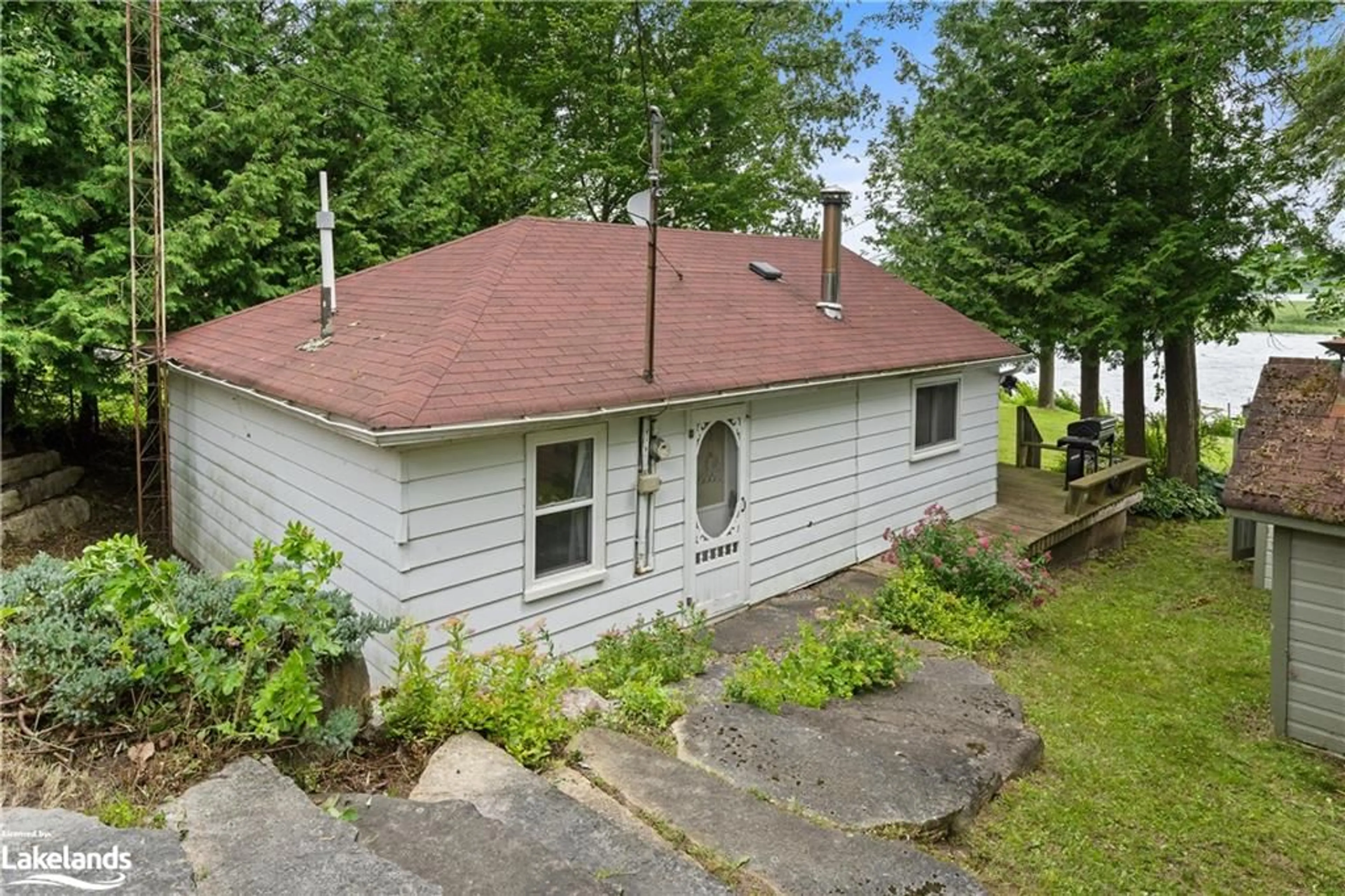 Cottage for 1861 Young's Point Rd, Lakefield Ontario K0L 2H0