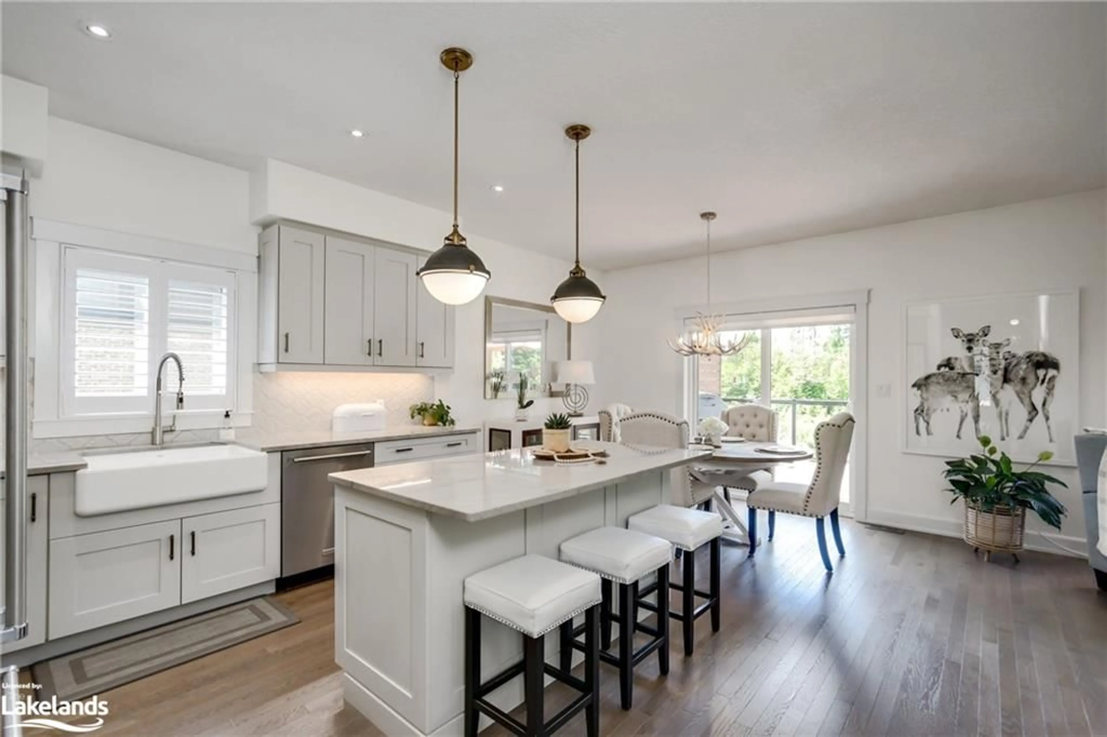 Contemporary kitchen for 75 Selkirk Dr, Huntsville Ontario P1H 0C6