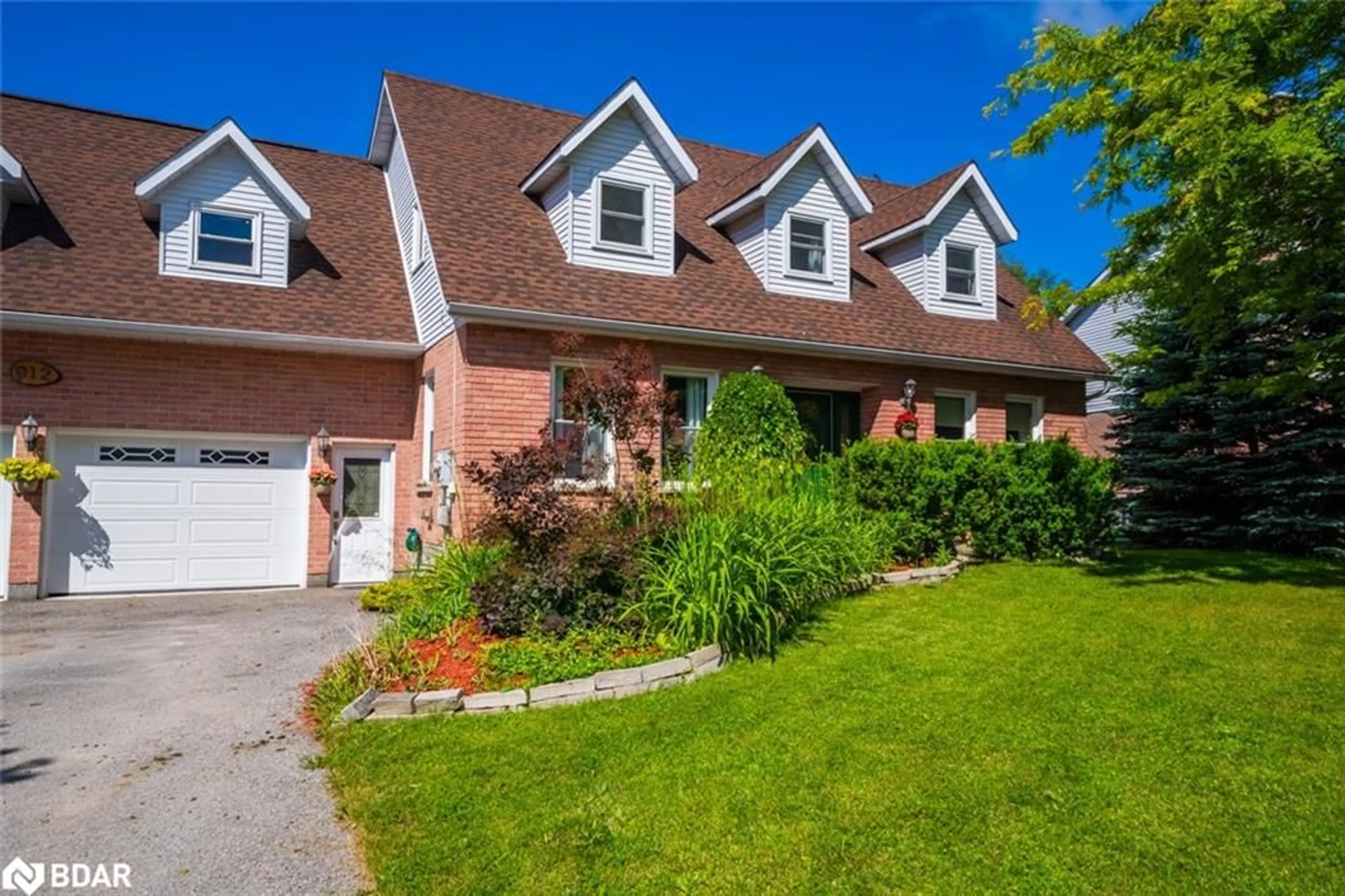 Frontside or backside of a home for 912 Sloan Circle Dr, Innisfil Ontario L0L 1K0