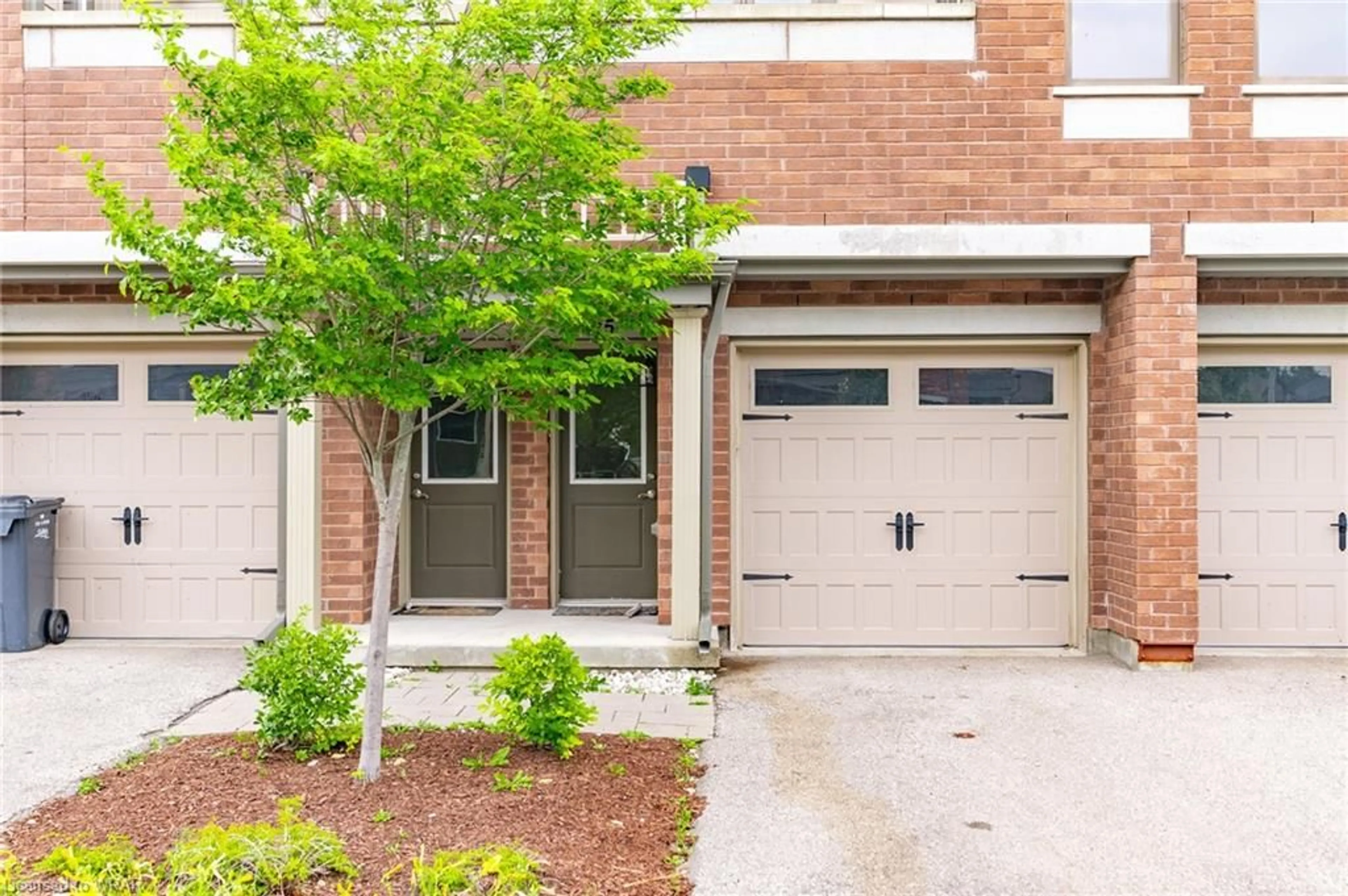 A pic from exterior of the house or condo for 39 Kay Cres #25, Guelph Ontario N1L 1H1