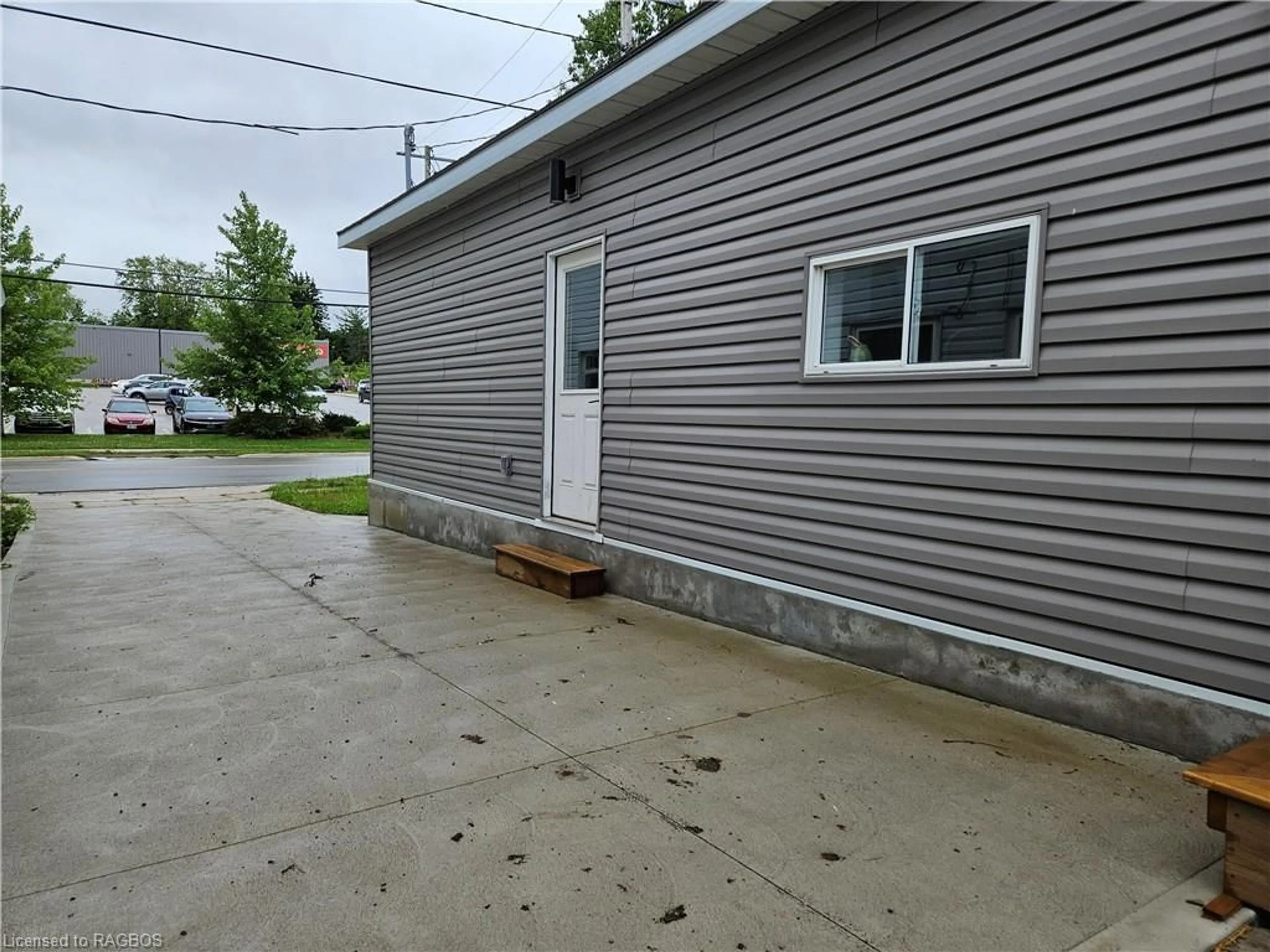 Frontside or backside of a home for 360 Frank St, Wiarton Ontario N0H 2T0