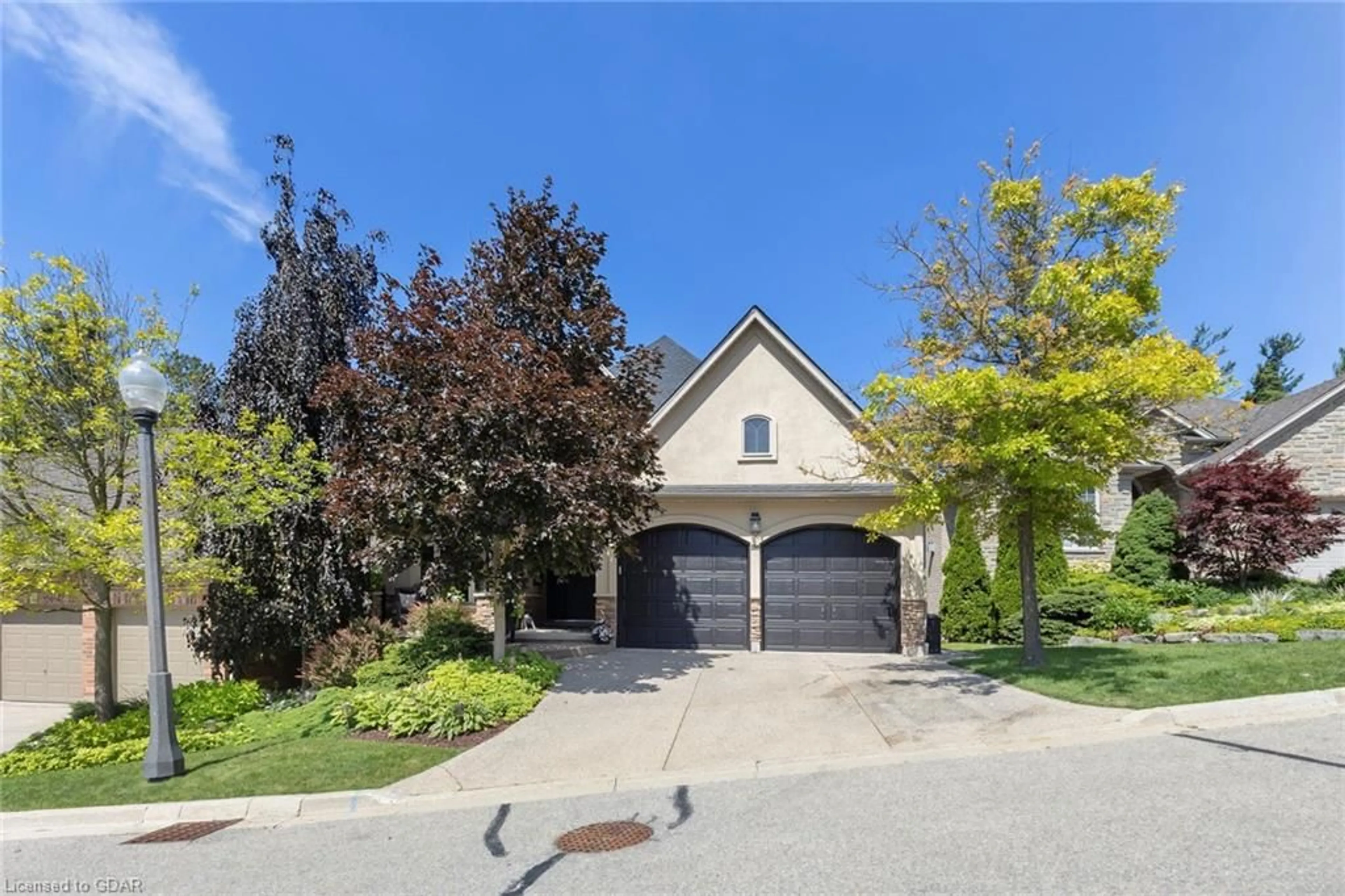 Frontside or backside of a home for 265 Riverview Pl, Guelph Ontario N1E 7G9