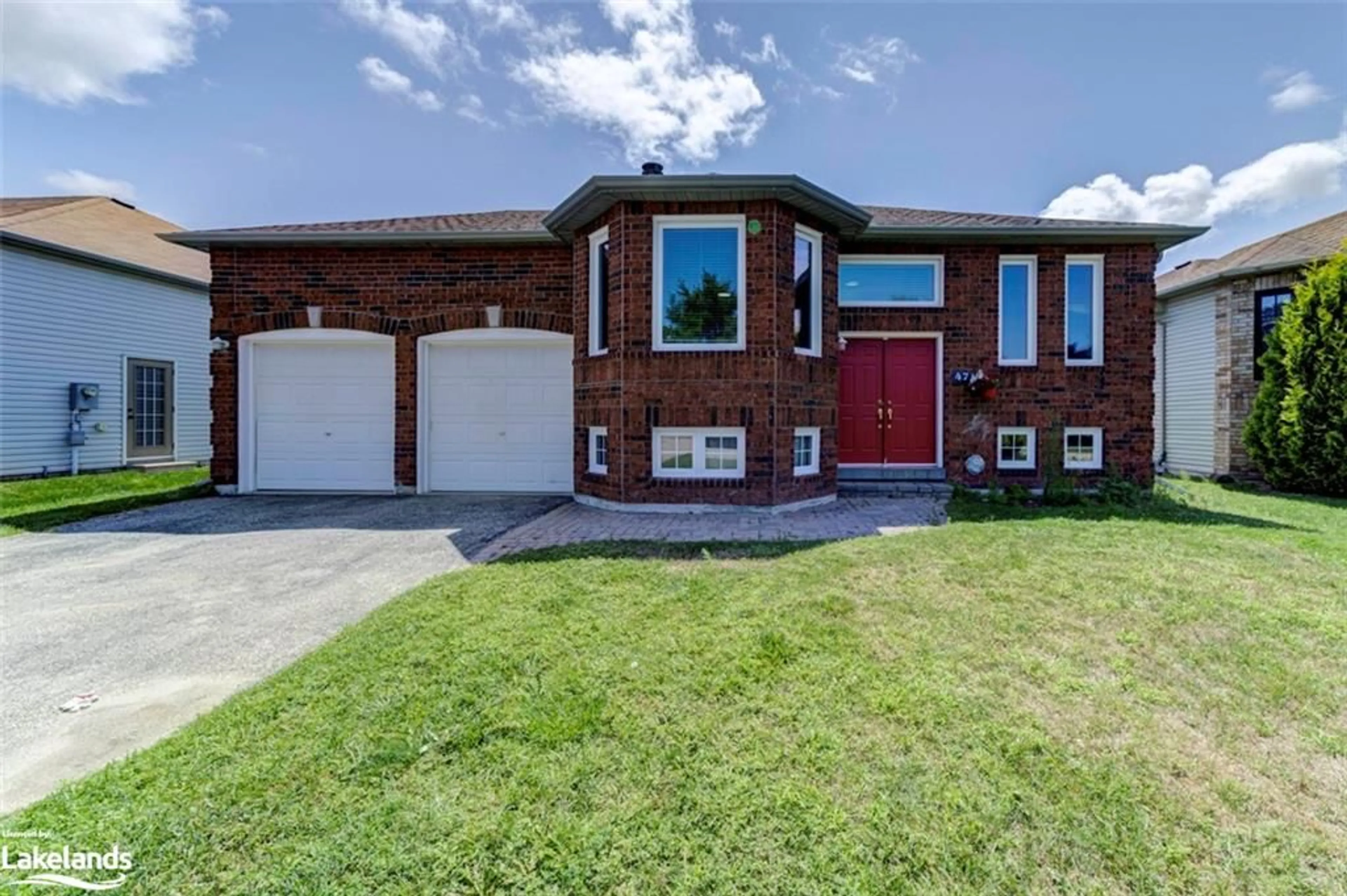 Home with brick exterior material for 47 Acorn Cres, Wasaga Beach Ontario L9Z 1L6