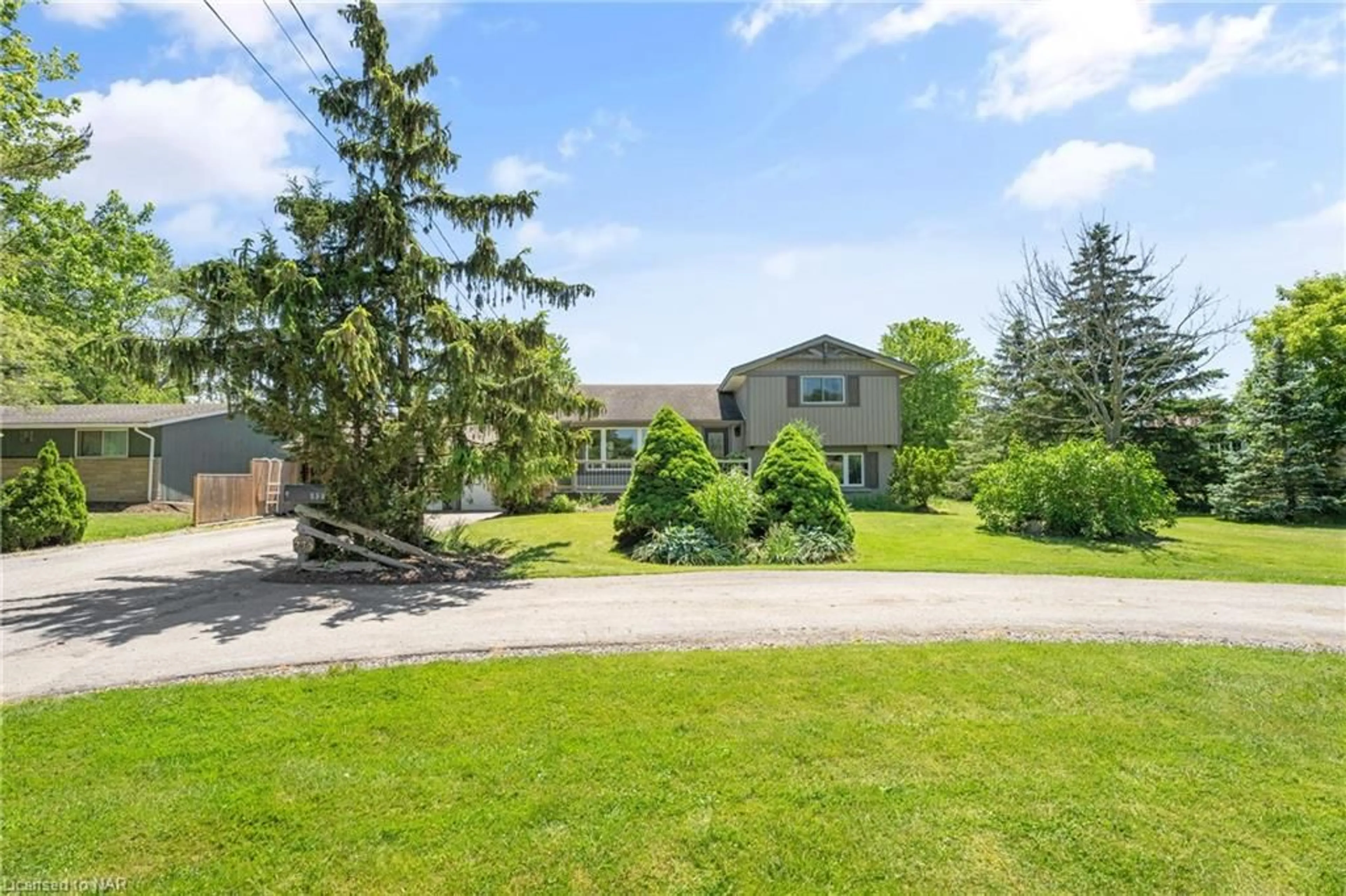 Outside view for 539 Forks Rd, Welland Ontario L3B 5K9