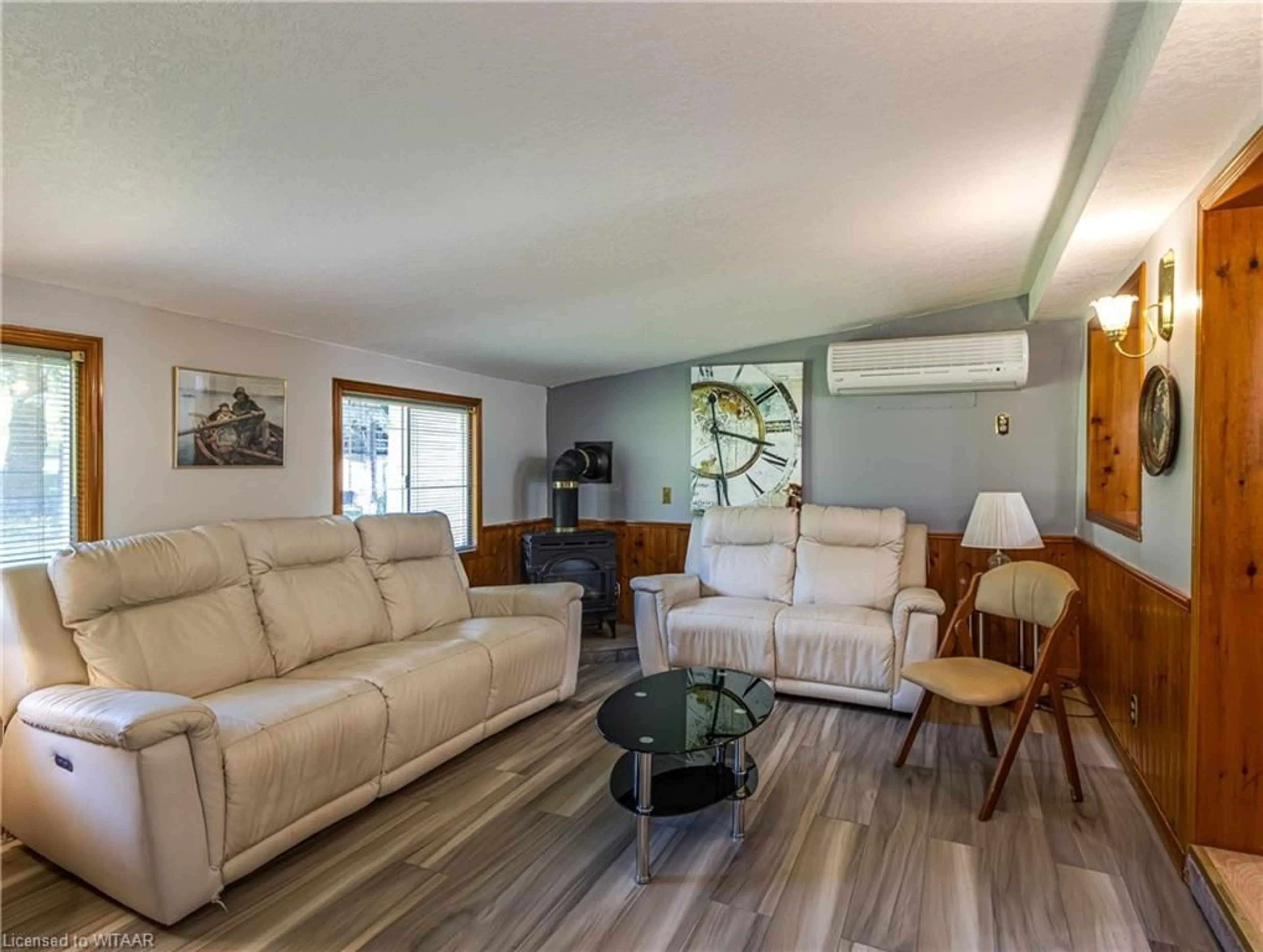 Living room, wood floors for 596101 Highway 59 #21 Tropicana, East Zorra Tavistock Ontario N4S 7W1