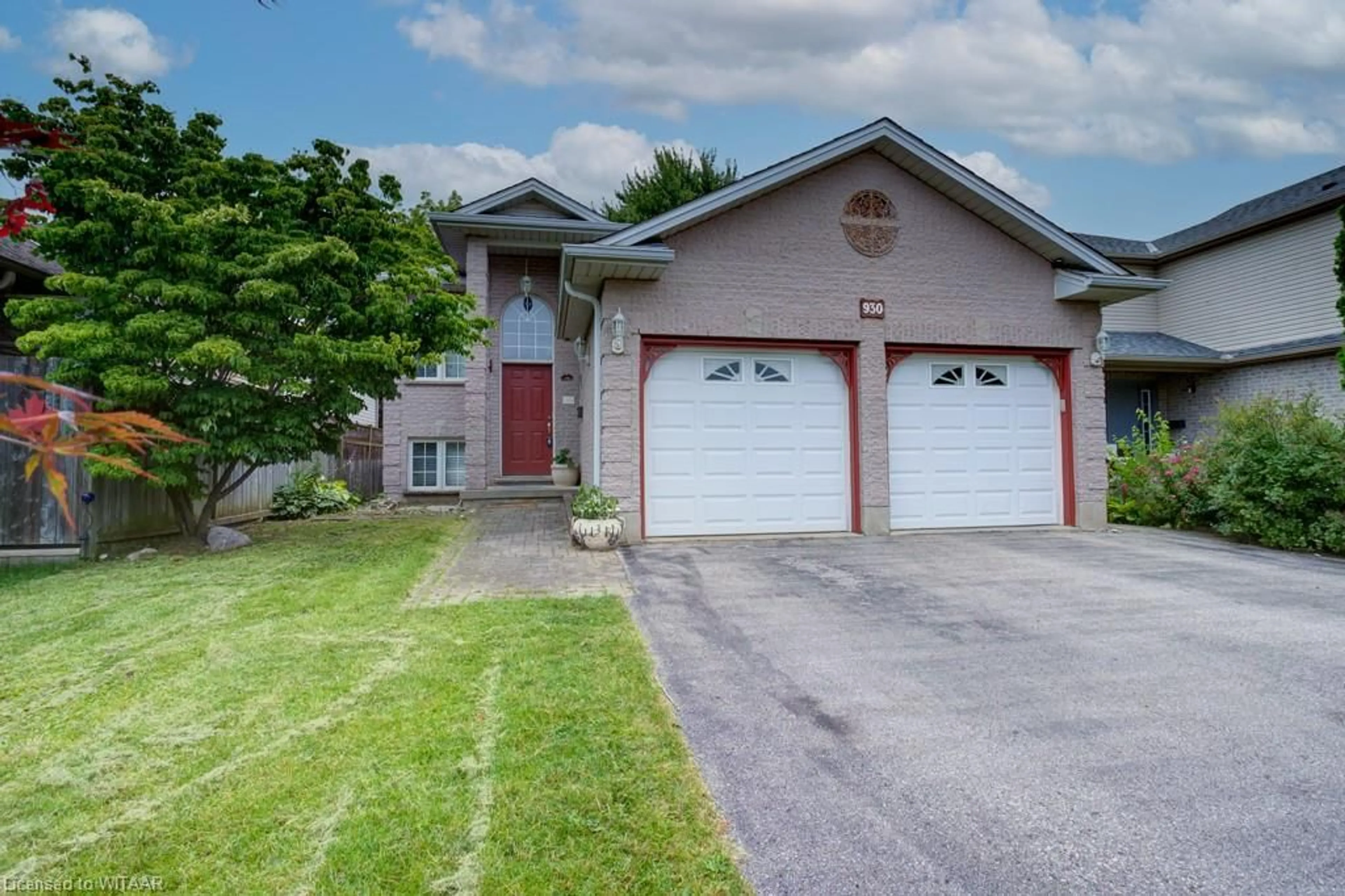 Frontside or backside of a home for 930 Queensborough Crt, London Ontario N6G 5K1