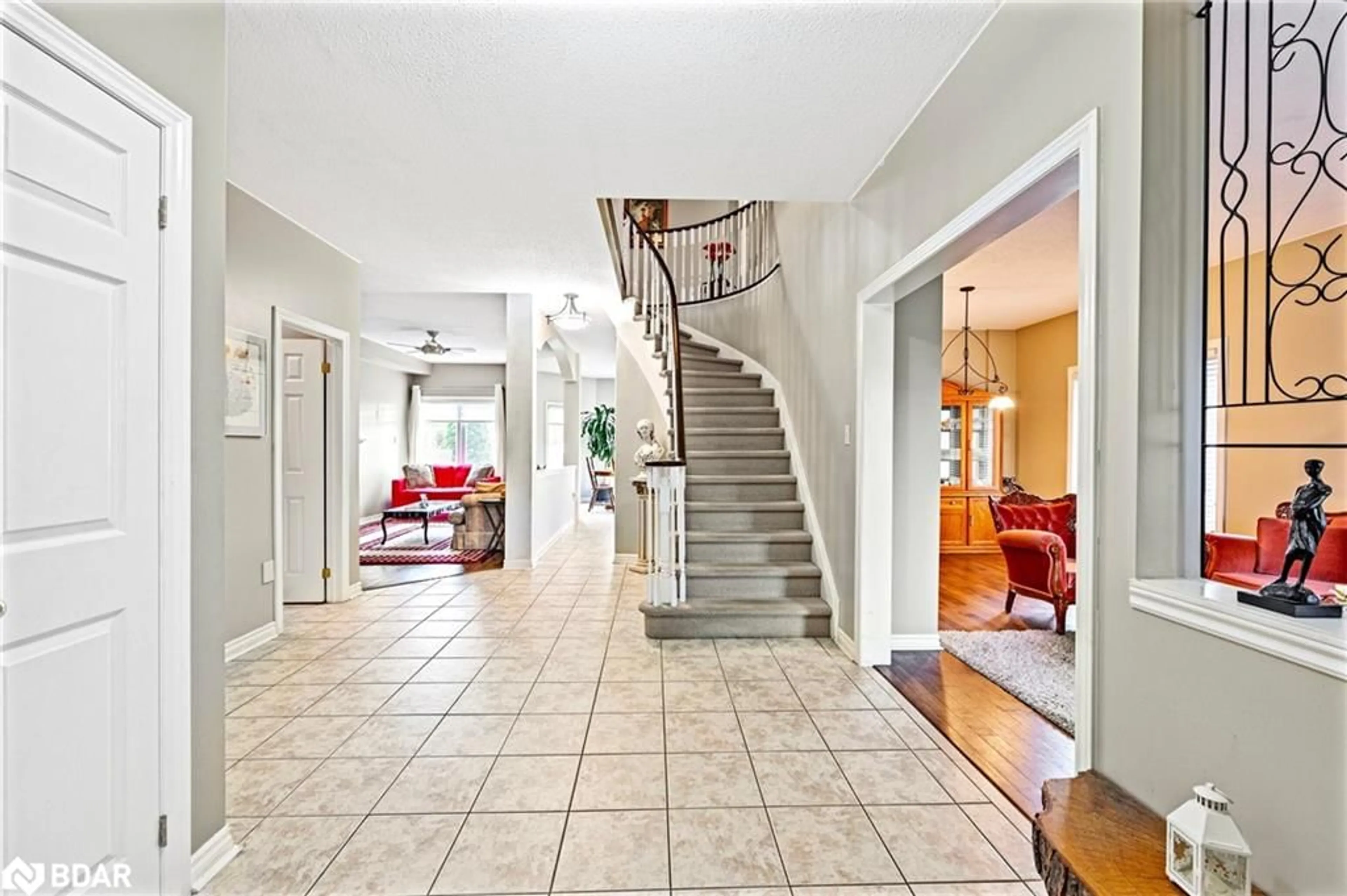Indoor foyer for 66 Penvill Trail, Barrie Ontario L4N 5C5