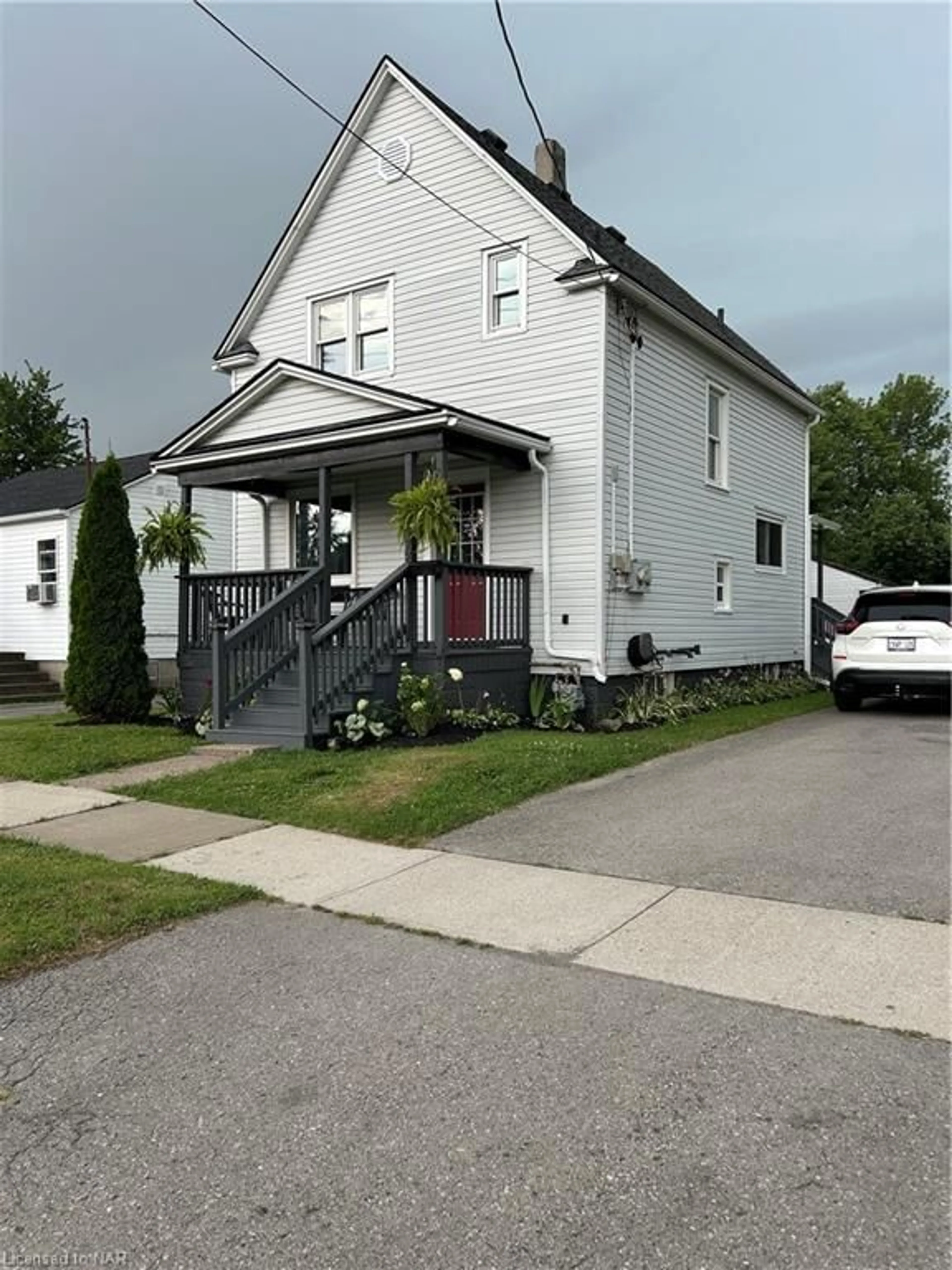 Frontside or backside of a home for 277 Central Ave, Fort Erie Ontario L2A 3T4
