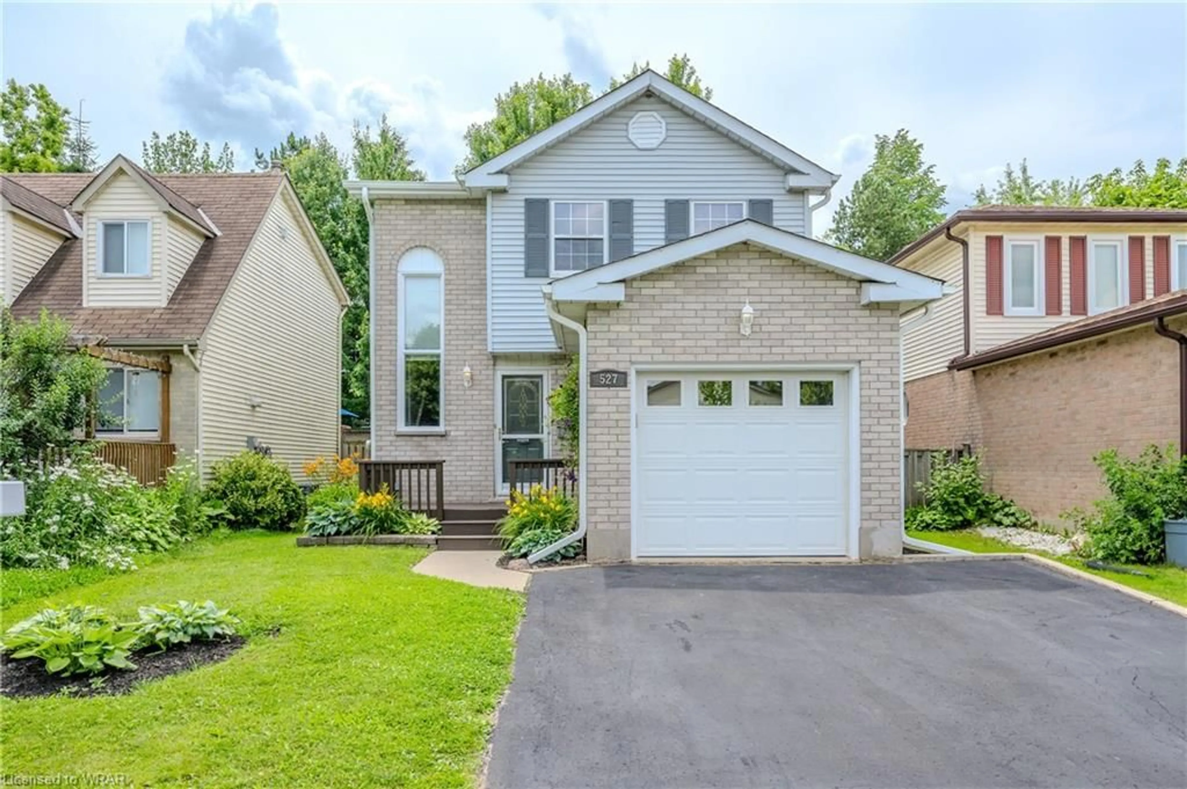 Frontside or backside of a home for 527 Drummerhill Cres, Waterloo Ontario N2T 1G3