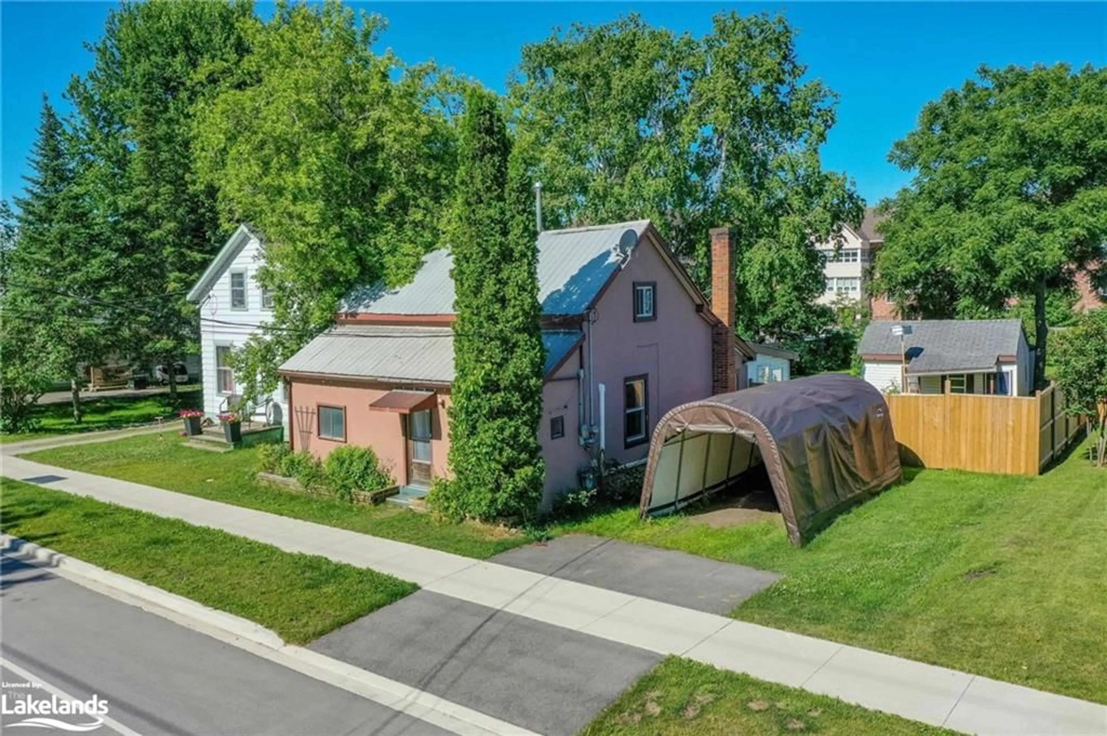 Frontside or backside of a home for 34 Chatham St, Penetanguishene Ontario L9M 1B8