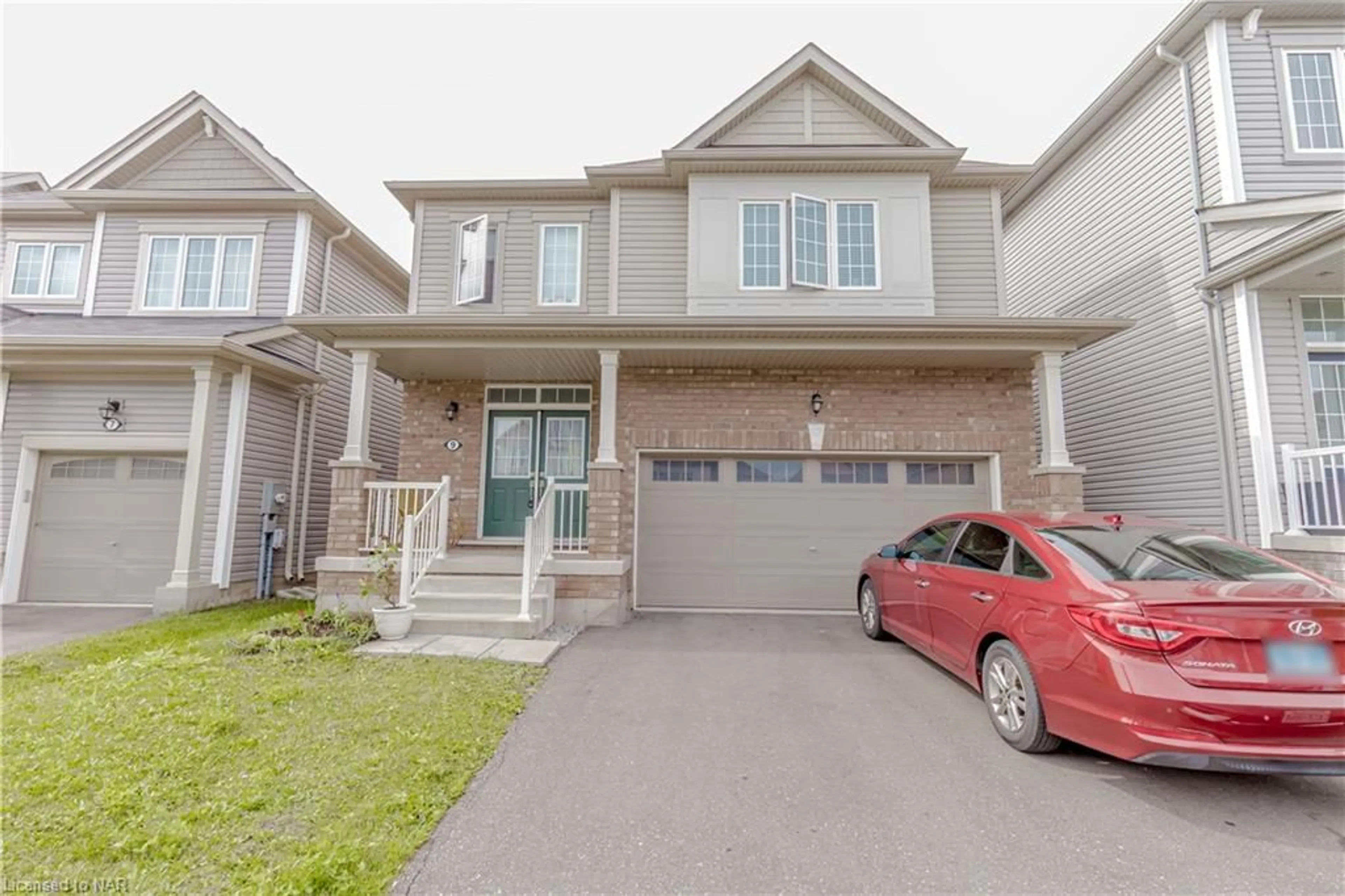 Frontside or backside of a home for 9 Cloy Dr, Thorold Ontario L4B 5N5