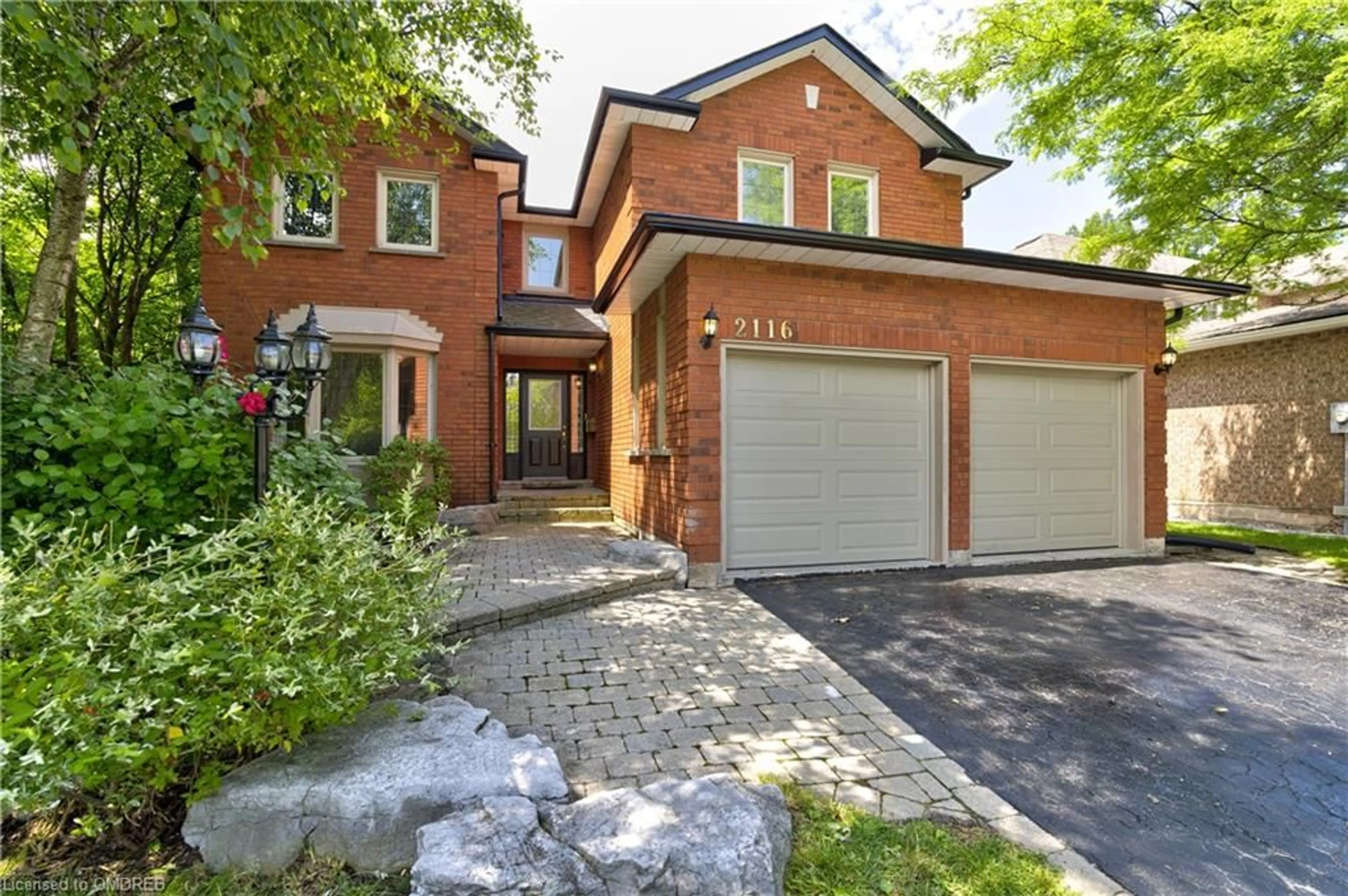 Home with brick exterior material for 2116 Munn's Ave, Oakville Ontario L6H 4K4