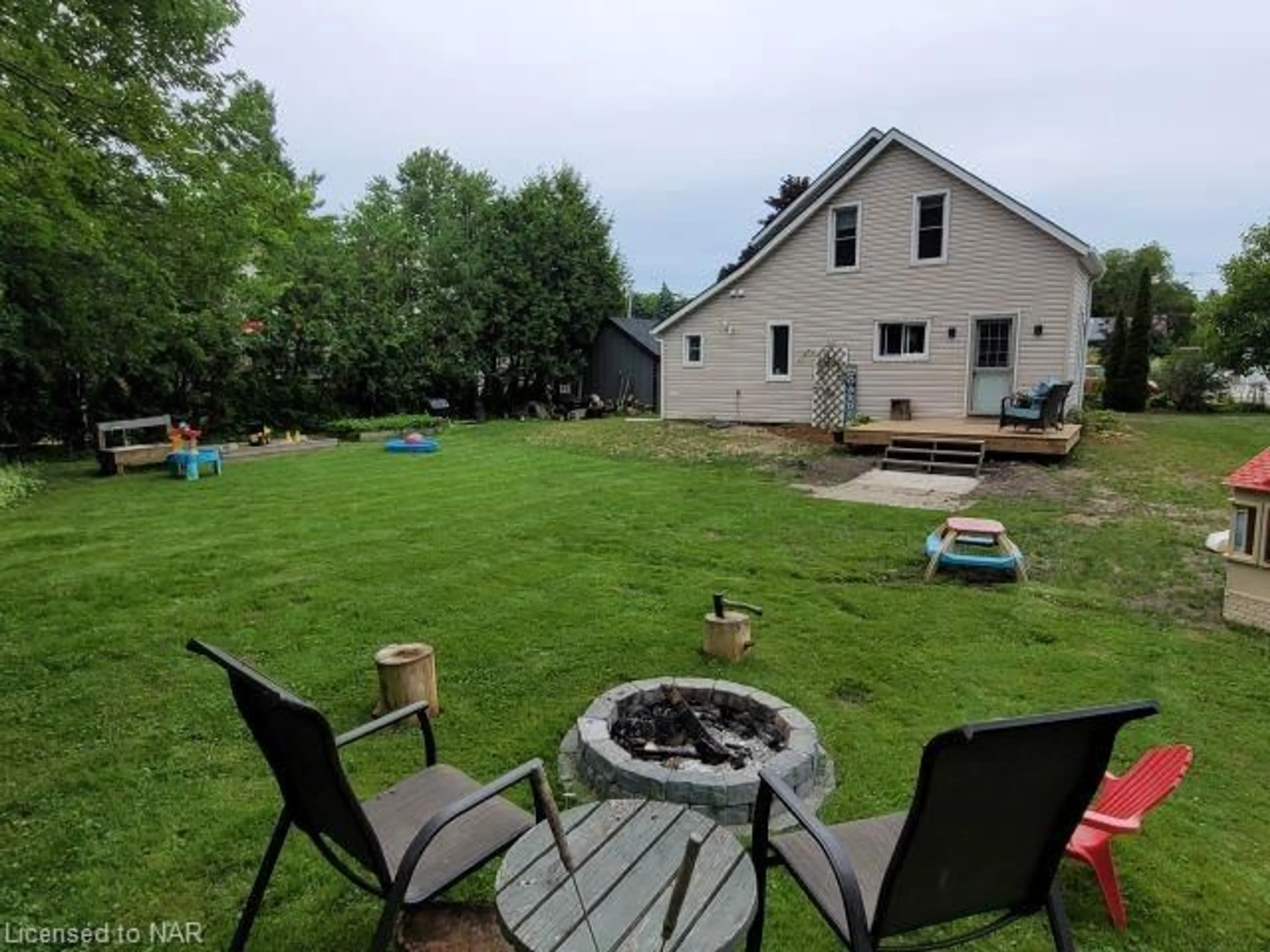 Fenced yard for 214 Margaret St, Dutton Ontario N0L 1J0